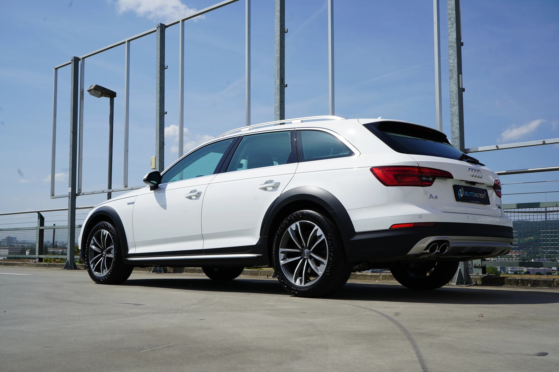 AUDI A4 ALLROAD 3.0 TDI QUATTRO S-TRONIC l 218 PS-image-11