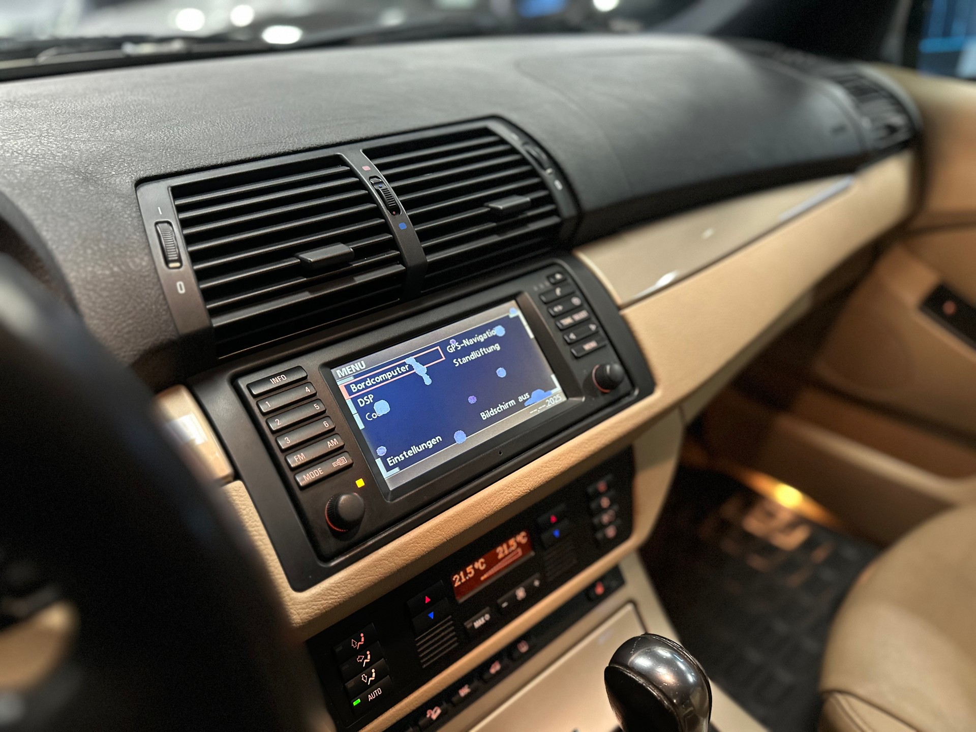 BMW X5 4.4i V8 / ** M-Sport Paket ** / Frisch ab MFK & Grossem Service-image-16