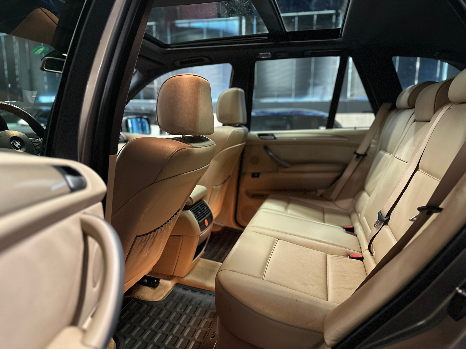 BMW X5 4.4i V8 / ** M-Sport Paket ** / Frisch ab MFK & Grossem Service-image-18