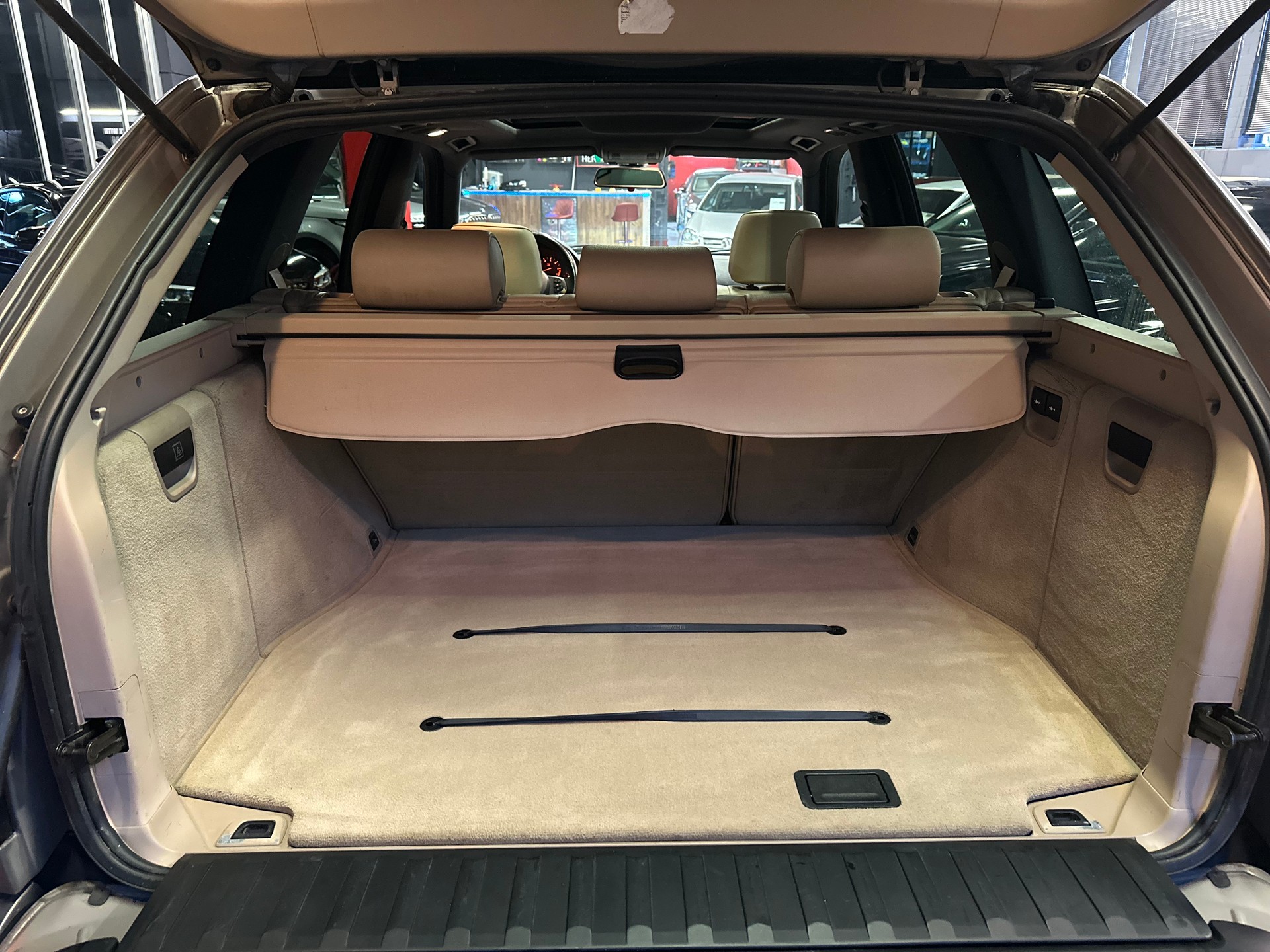 BMW X5 4.4i V8 / ** M-Sport Paket ** / Frisch ab MFK & Grossem Service-image-19