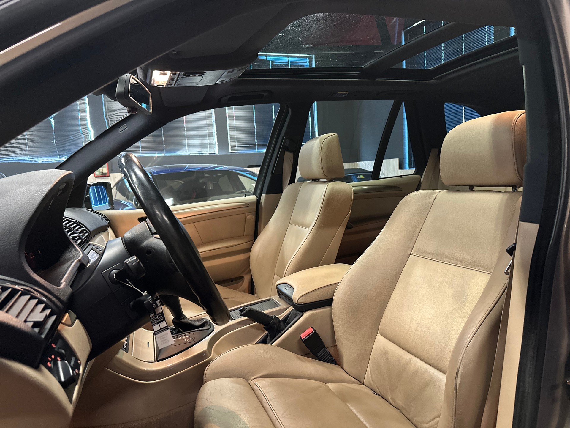 BMW X5 4.4i V8 / ** M-Sport Paket ** / Frisch ab MFK & Grossem Service-image-17