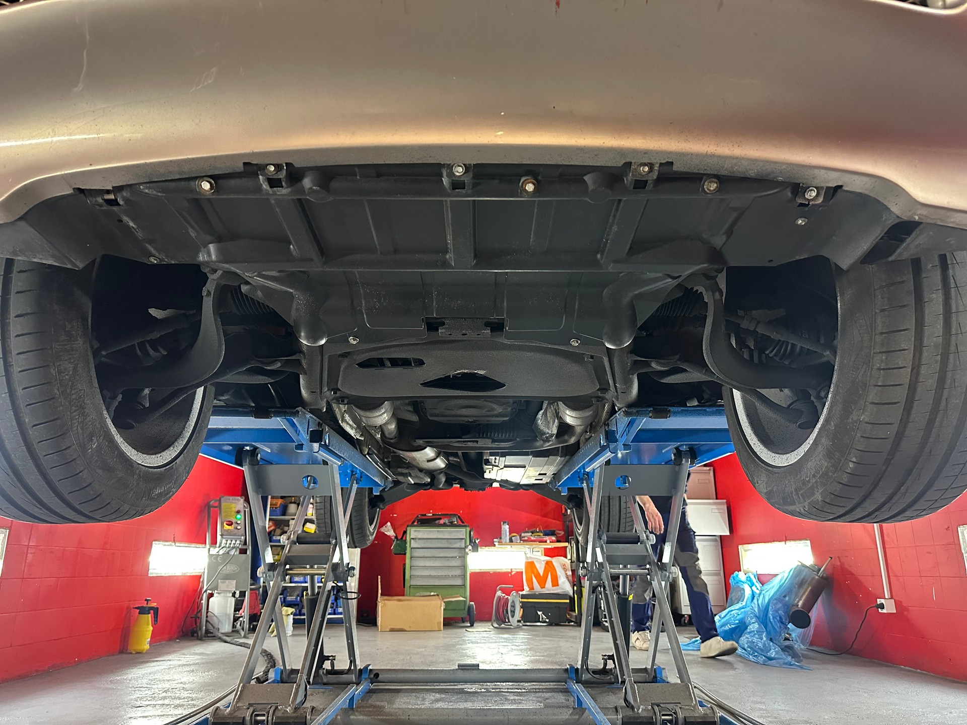 BMW X5 4.4i V8 / ** M-Sport Paket ** / Frisch ab MFK & Grossem Service-image-24