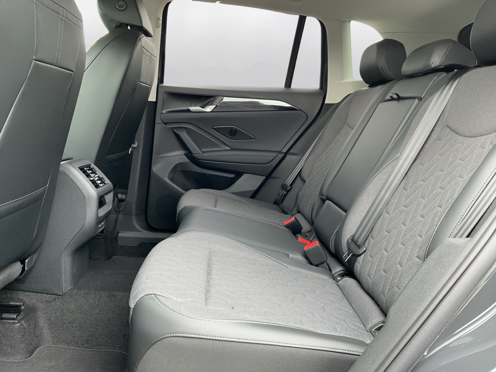 VW Tiguan 2.0 TSI DSG United 4Motion-image-10