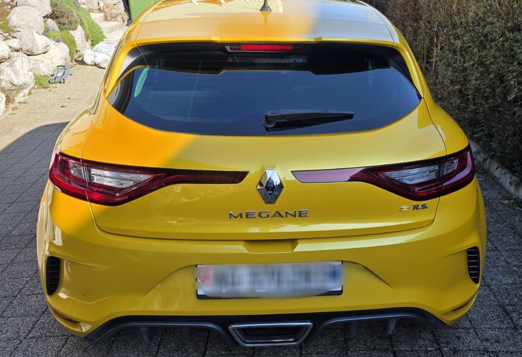 RENAULT Mégane R.S. Trophy 300 EDC-image-3