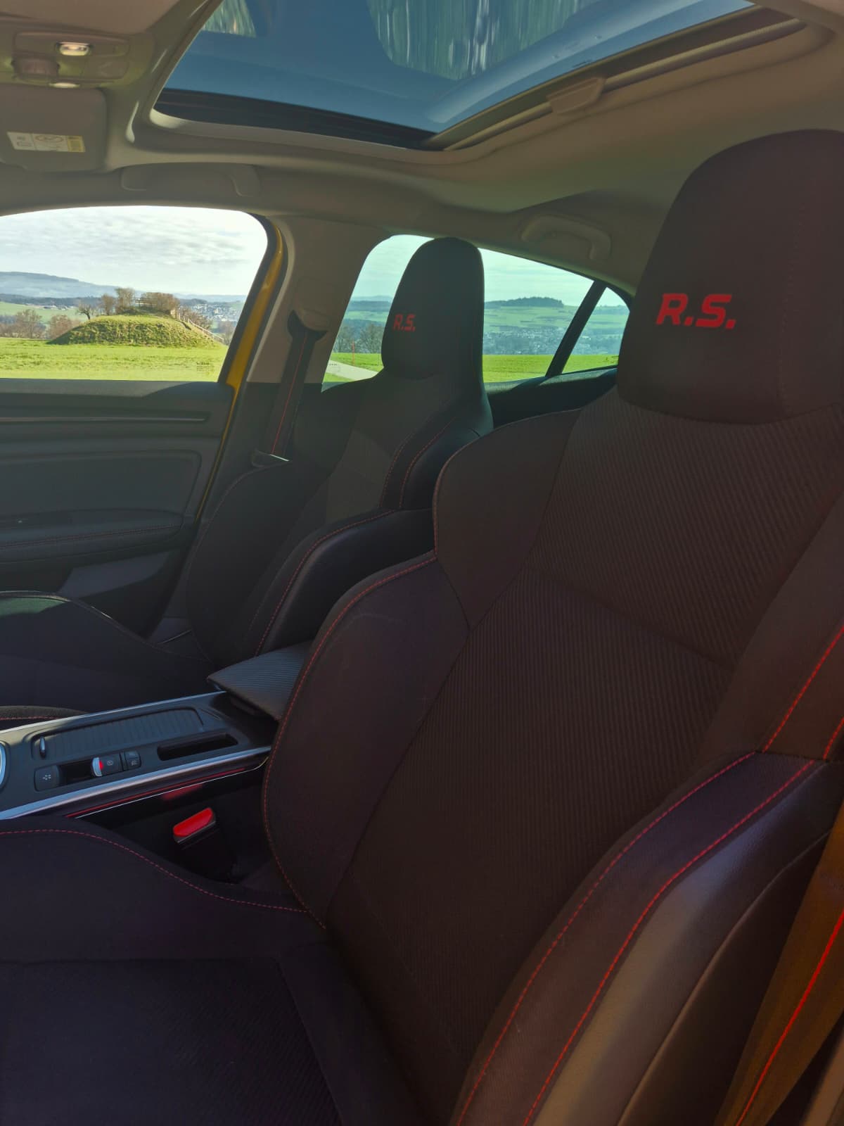 RENAULT Mégane R.S. Trophy 300 EDC-image-5