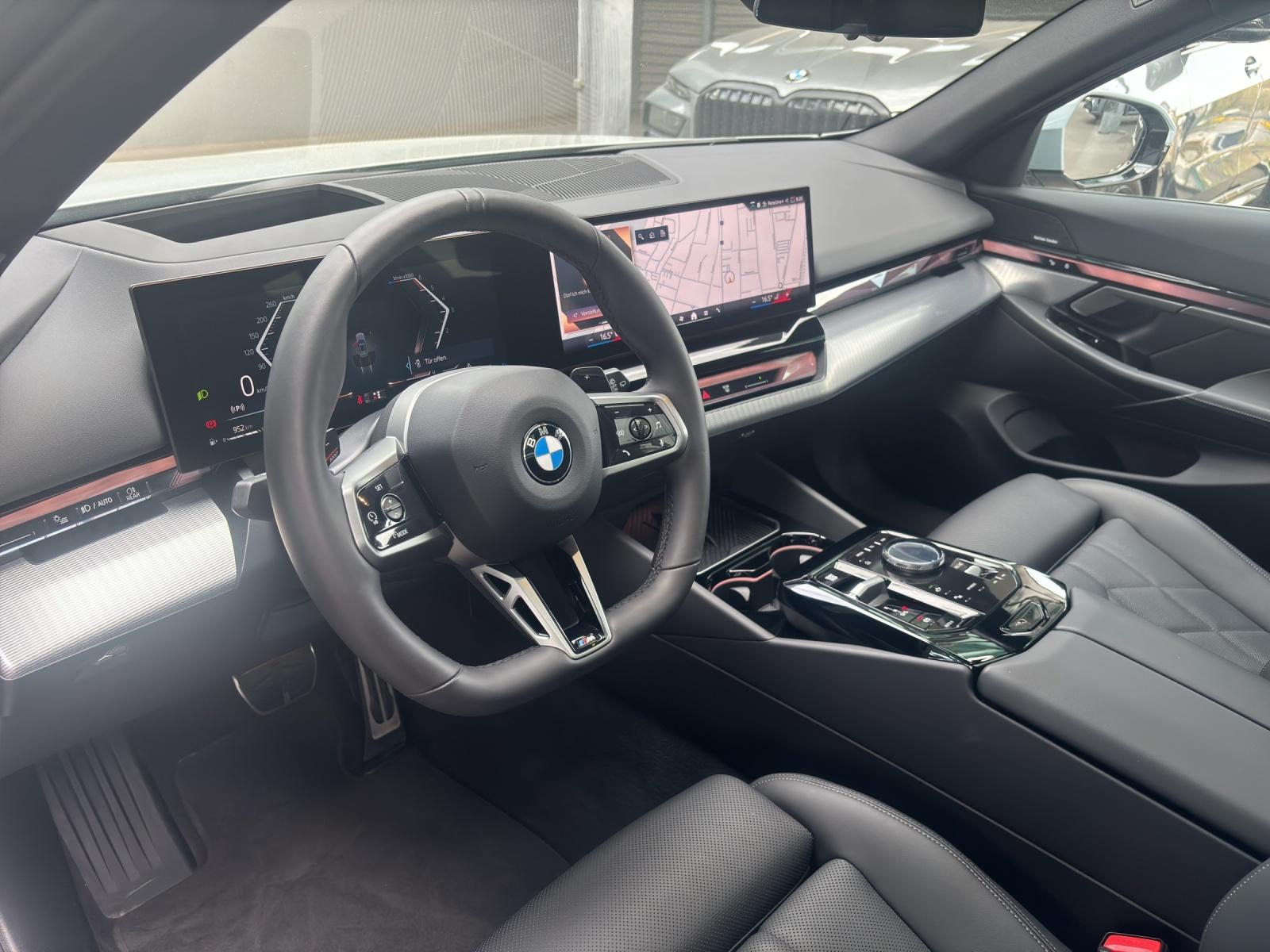 BMW 520d xDrive Touring-image-7