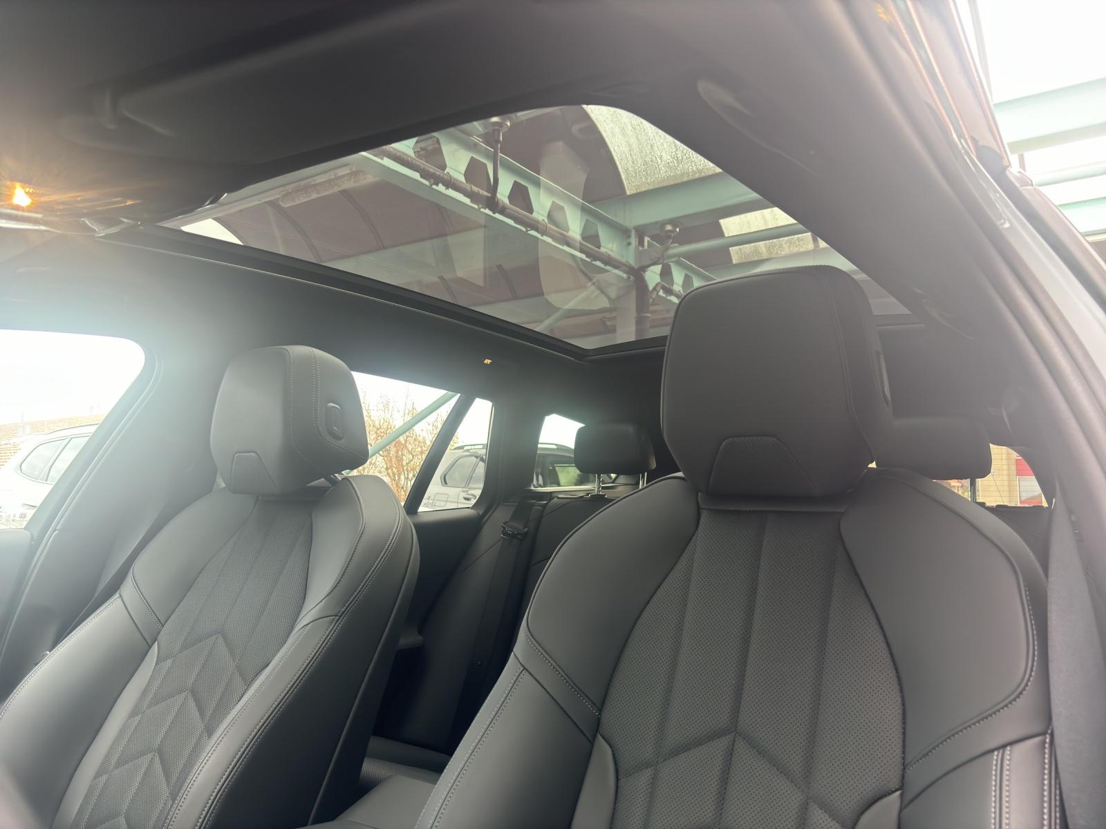 BMW 520d xDrive Touring-image-19