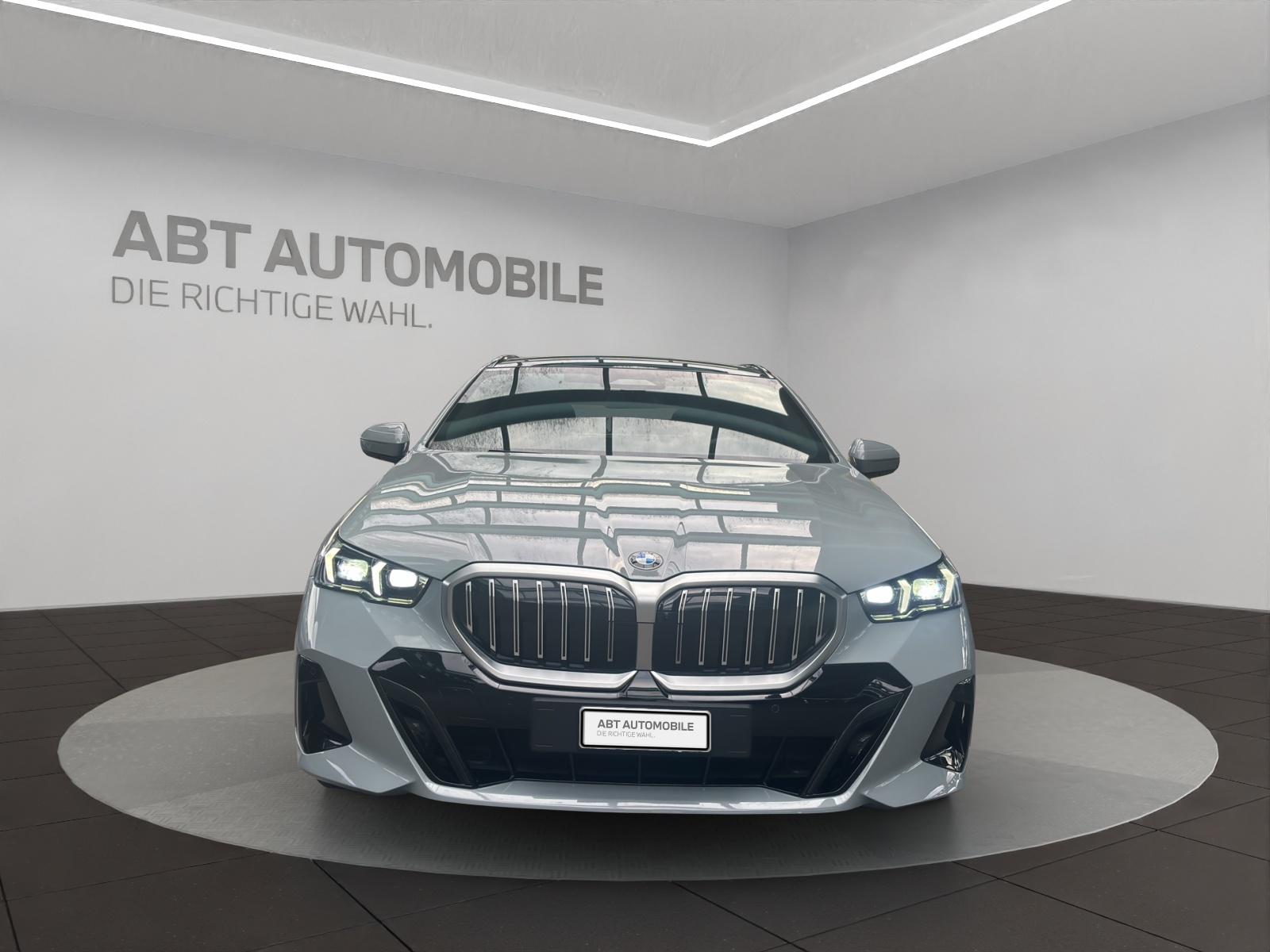 BMW 520d xDrive Touring-image-1