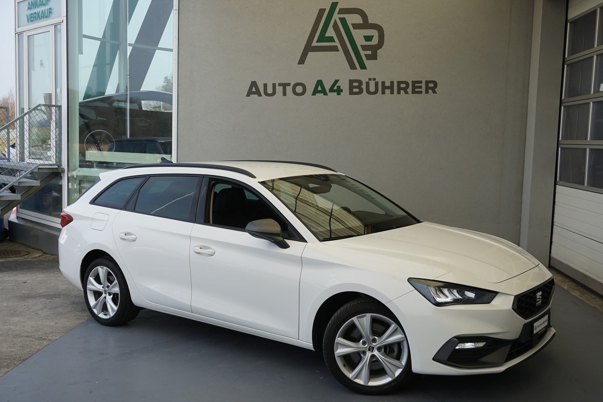 SEAT Leon ST 1.4 eHybrid Formula Racing "wenn Akku geladen nur 1.5lt.Benzinverbrauch auf 100km"-image-1