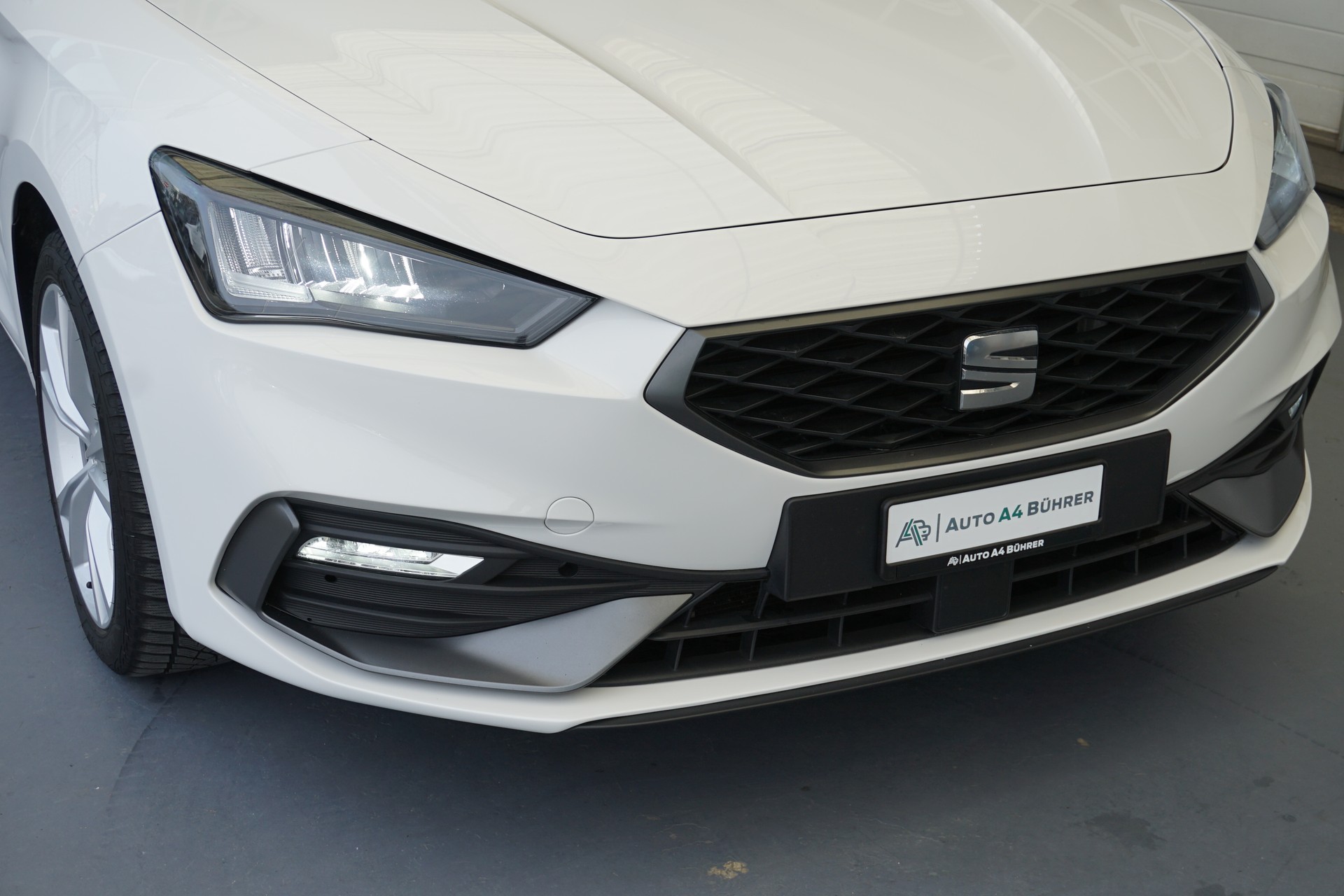 SEAT Leon ST 1.4 eHybrid Formula Racing "wenn Akku geladen nur 1.5lt.Benzinverbrauch auf 100km"-image-4