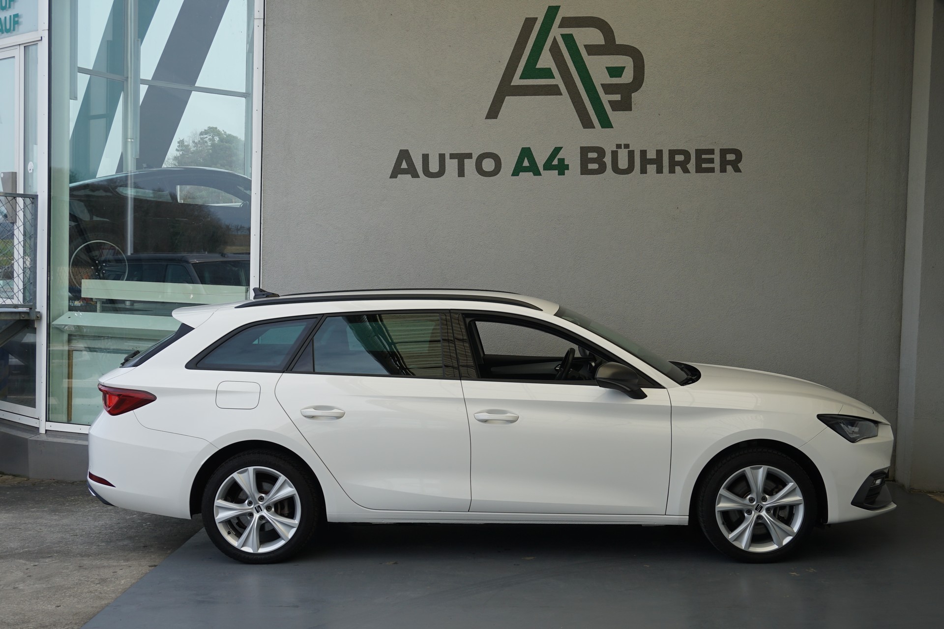 SEAT Leon ST 1.4 eHybrid Formula Racing "wenn Akku geladen nur 1.5lt.Benzinverbrauch auf 100km"-image-5