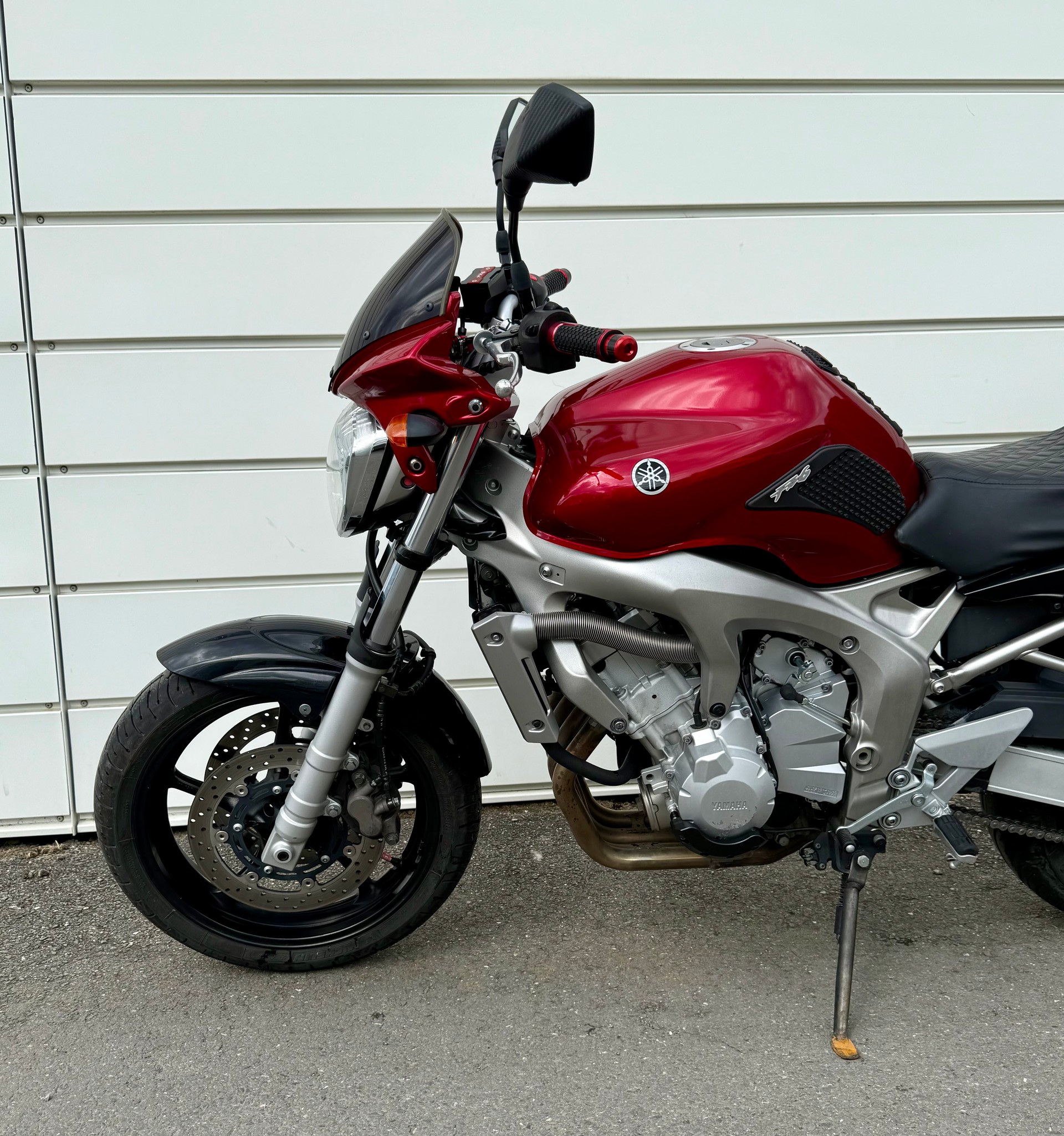 YAMAHA FZ6
