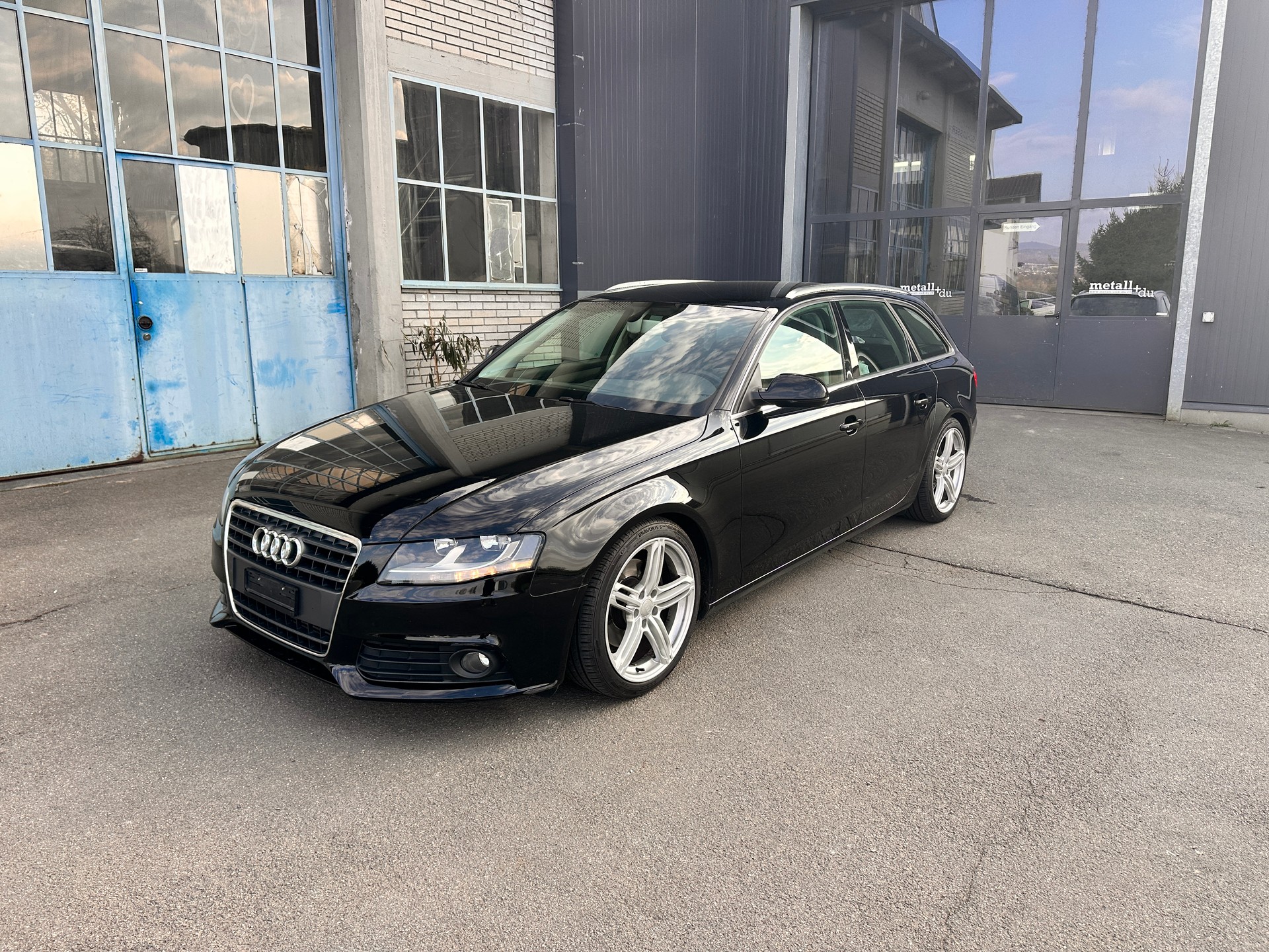AUDI A4-image-6