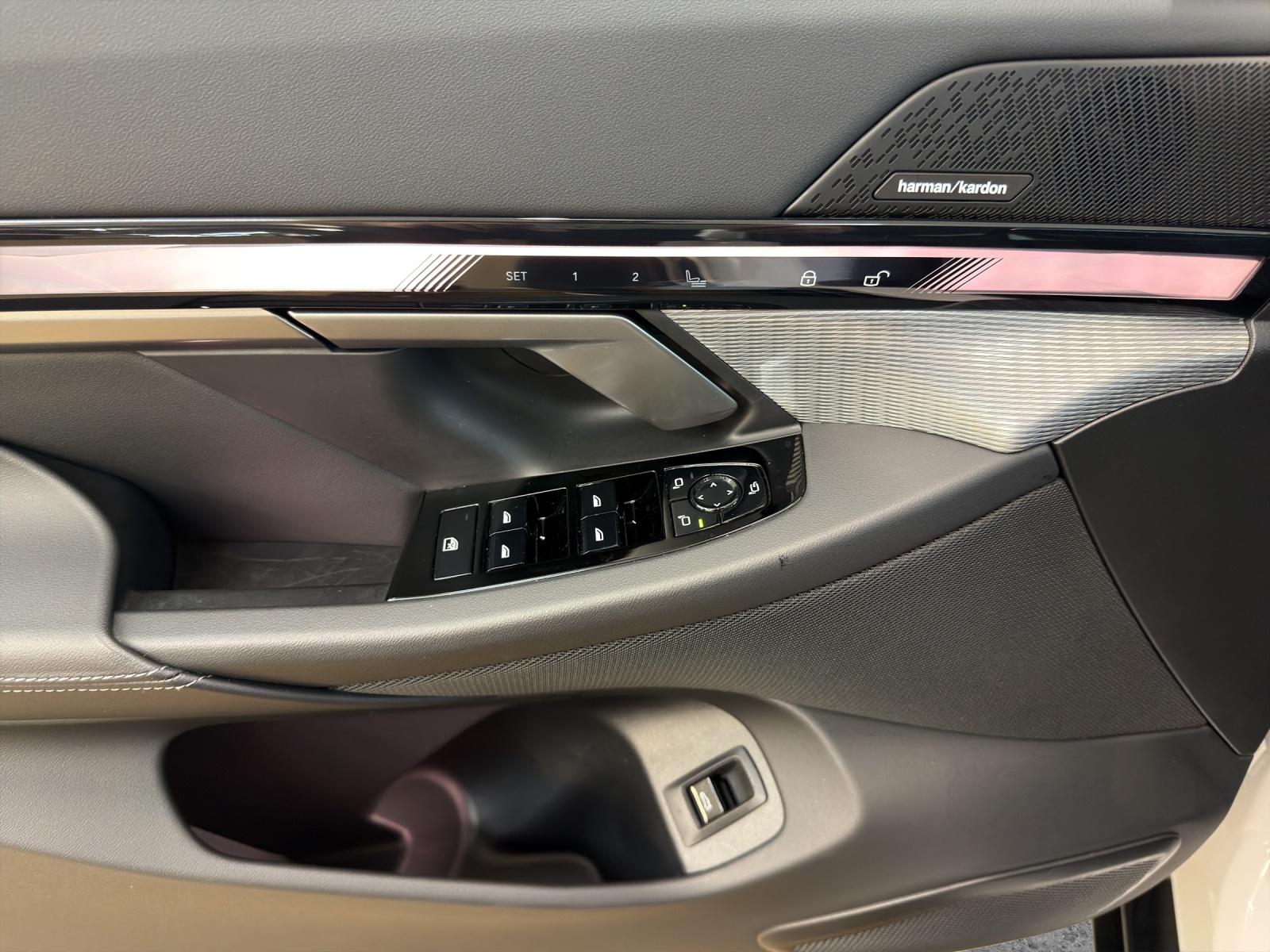 BMW 530e xDrive Touring-image-9