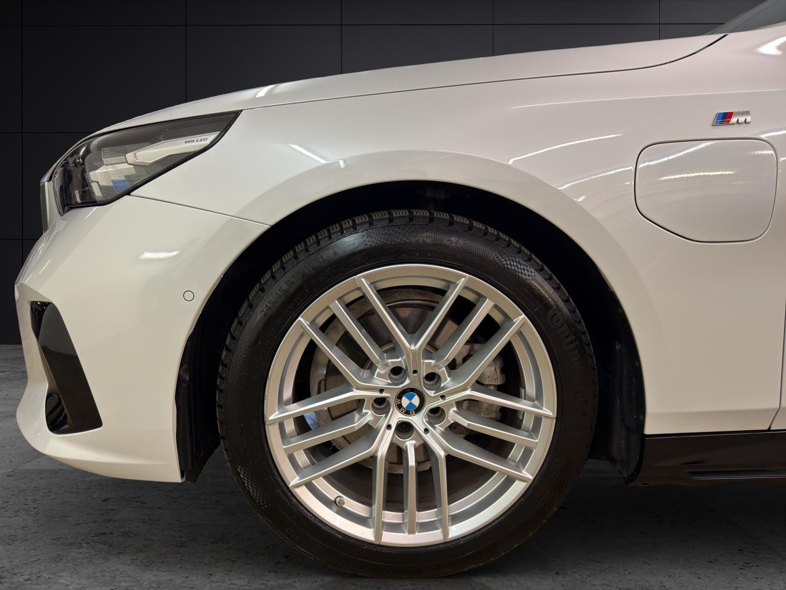 BMW 530e xDrive Touring-image-8