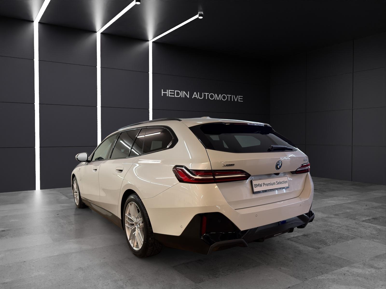 BMW 530e xDrive Touring-image-2