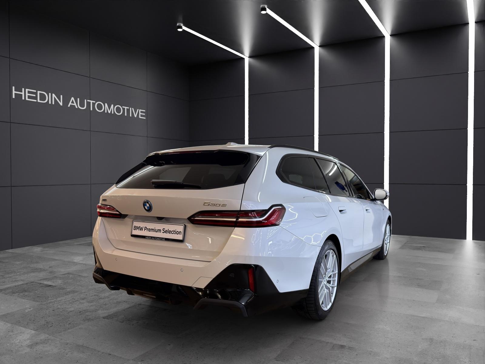 BMW 530e xDrive Touring-image-4
