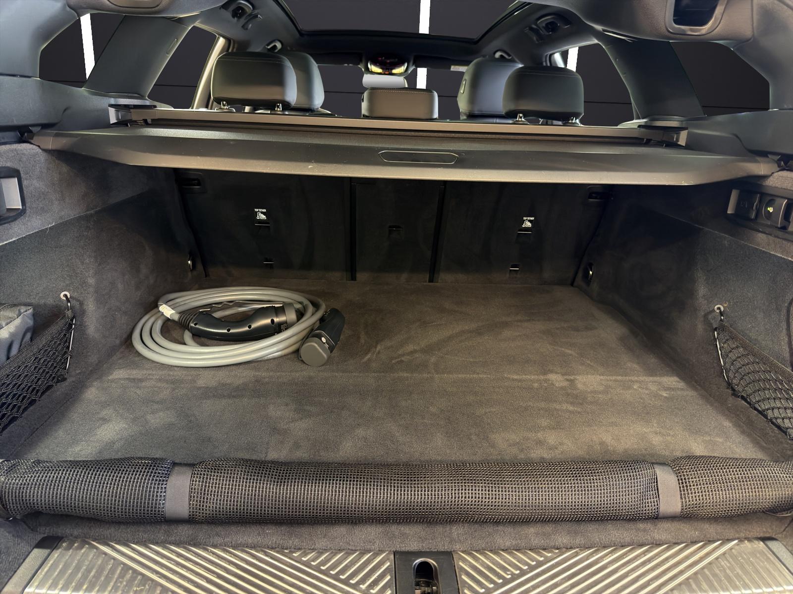 BMW 530e xDrive Touring-image-12