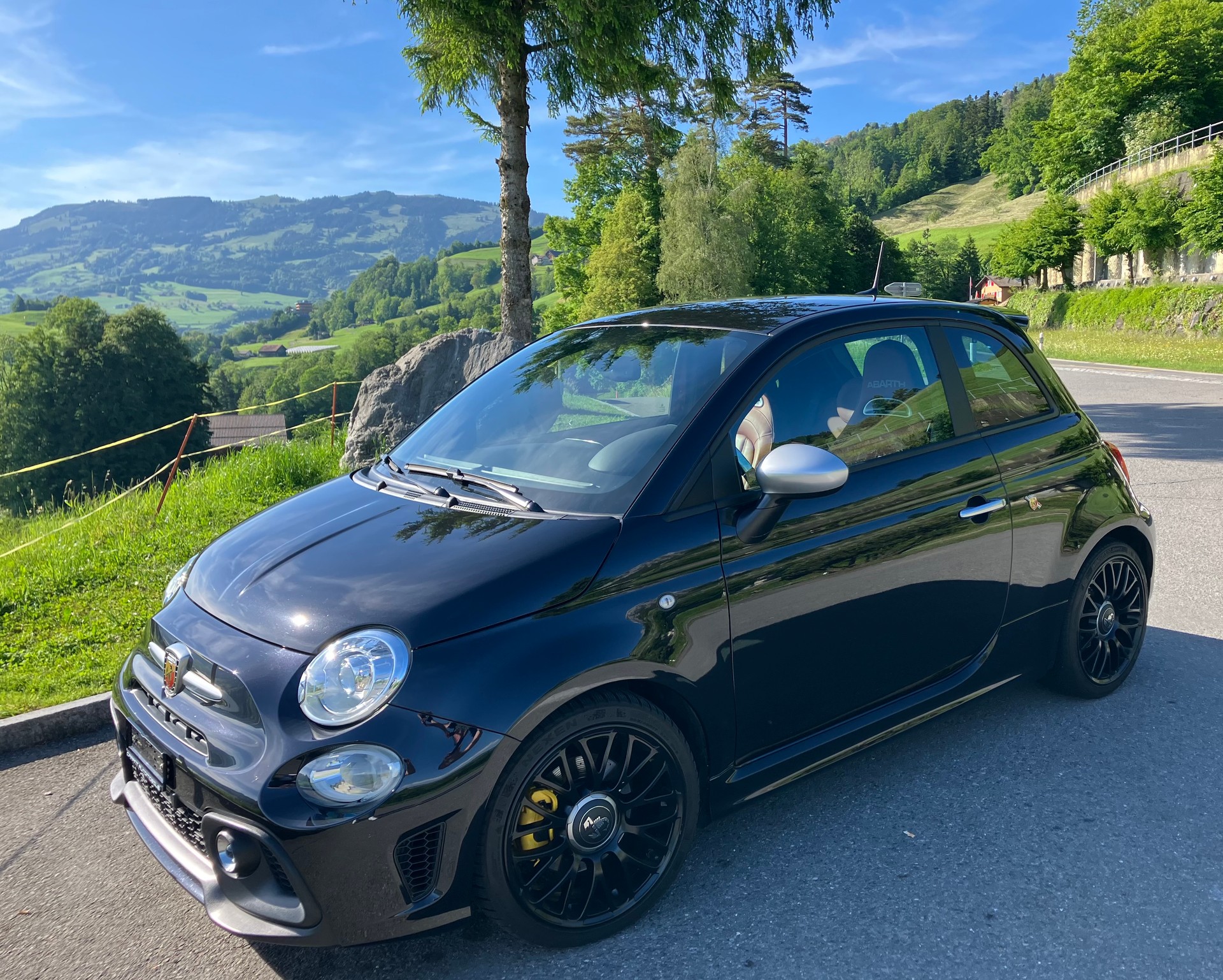 FIAT 595 1.4 16V Turbo Abarth Turismo Dualogic-image-1