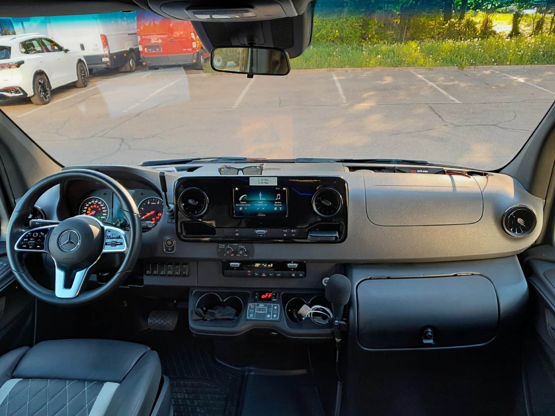 MERCEDES-BENZ 519 Sprinter 19+1+1 mit TELMA-image-3