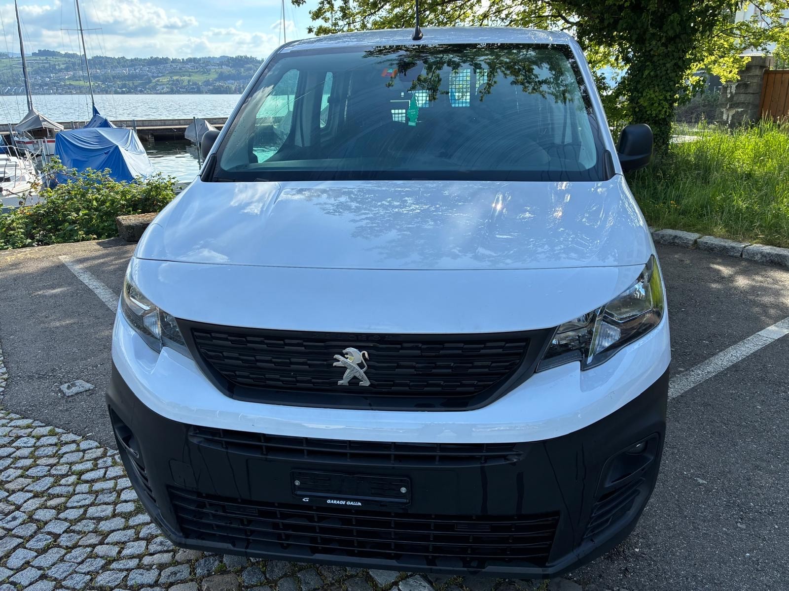 PEUGEOT Partner 1.5 Blue HDi s/s Pro Vertiefte Kabine EAT8-image-2