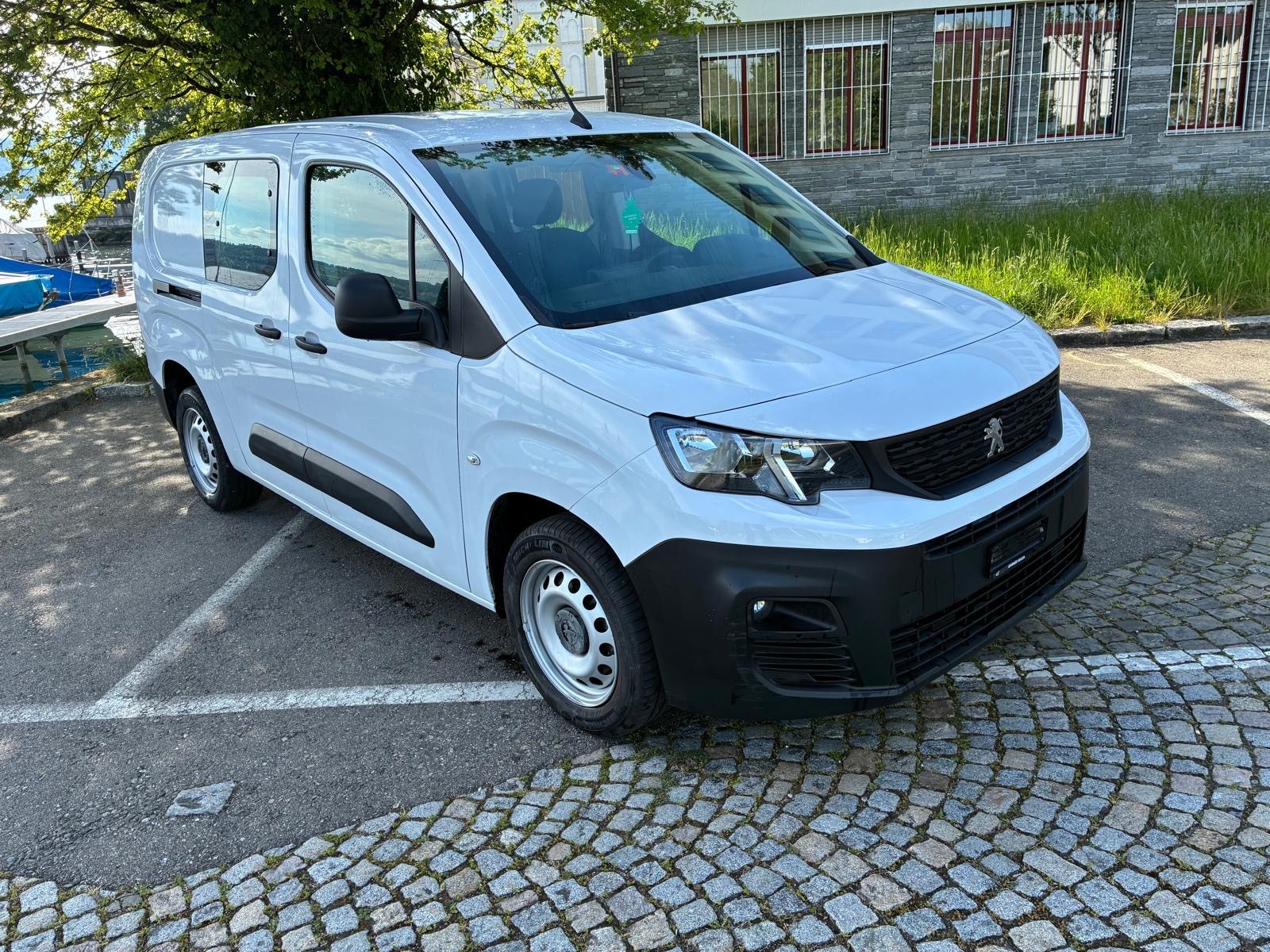 PEUGEOT Partner 1.5 Blue HDi s/s Pro Vertiefte Kabine EAT8-image-7