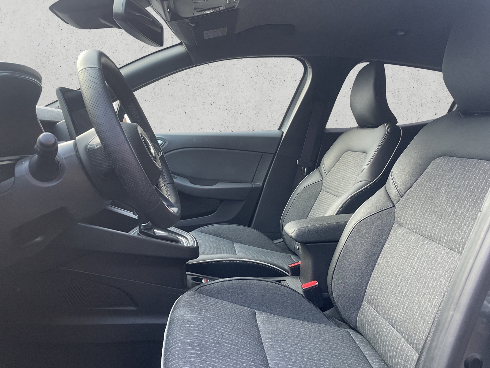 MITSUBISHI Colt 1.6 HEV Instyle-image-8