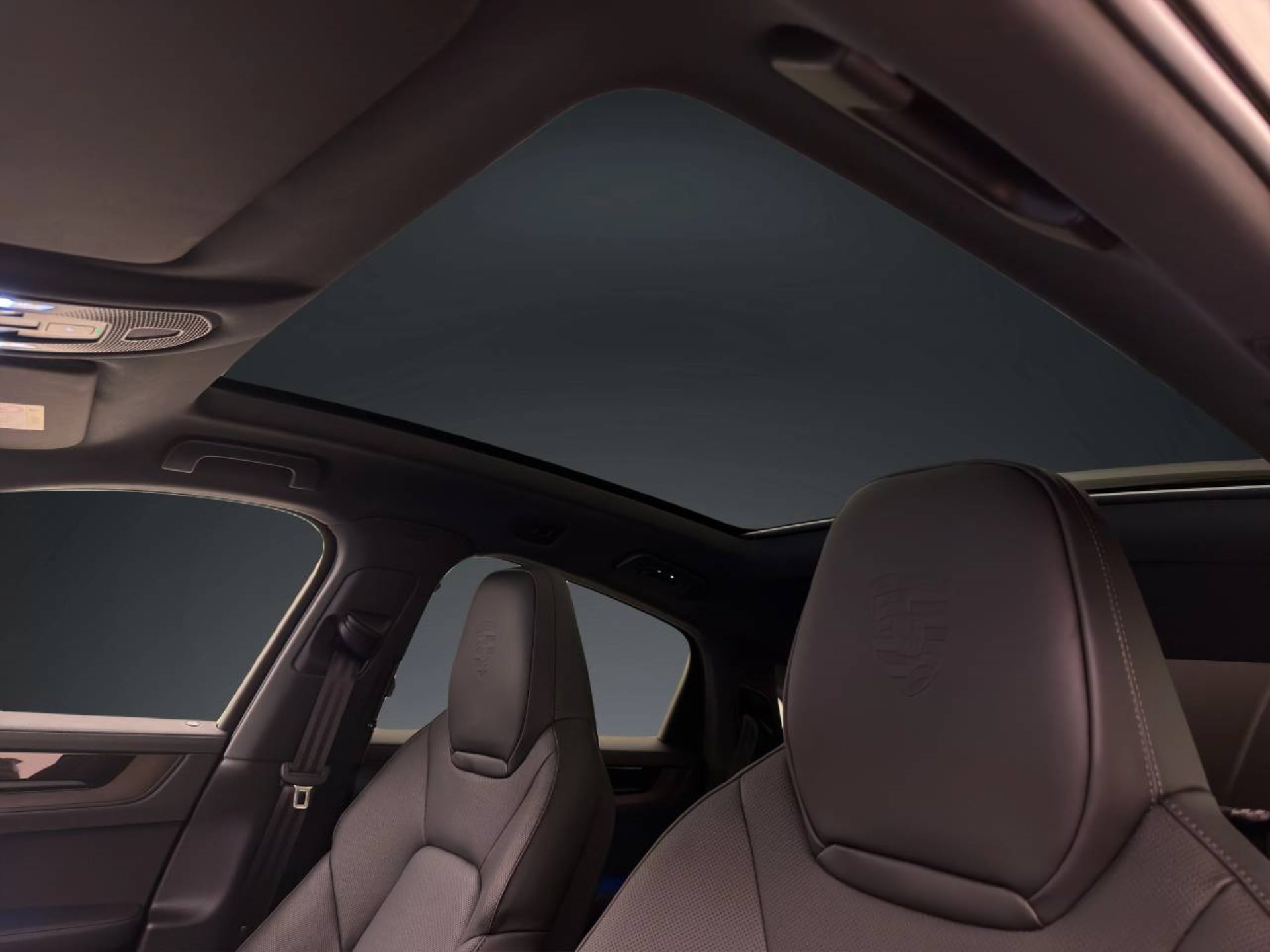 PORSCHE Cayenne S E-Hybrid Coupé Black Edition-image-17