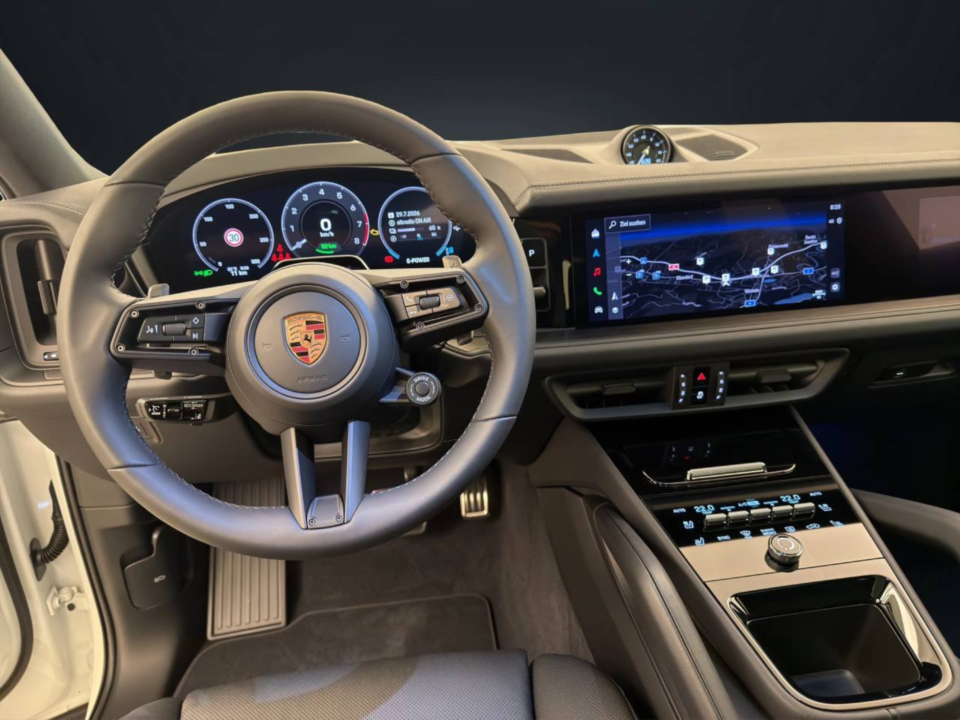 PORSCHE Cayenne S E-Hybrid Coupé Black Edition-image-25