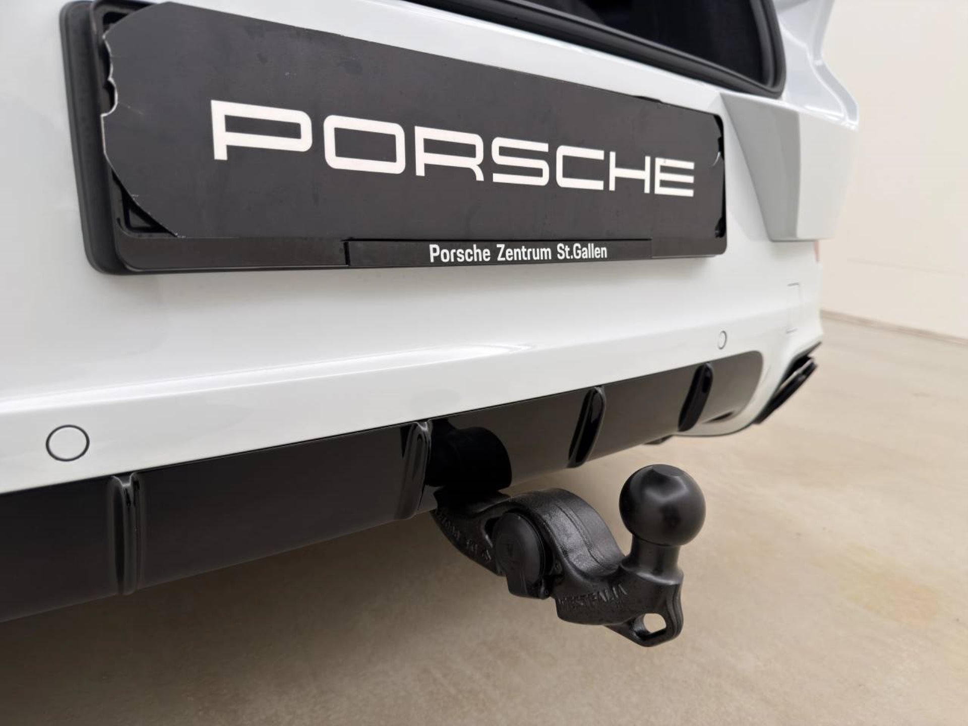 PORSCHE Cayenne S E-Hybrid Coupé Black Edition-image-30