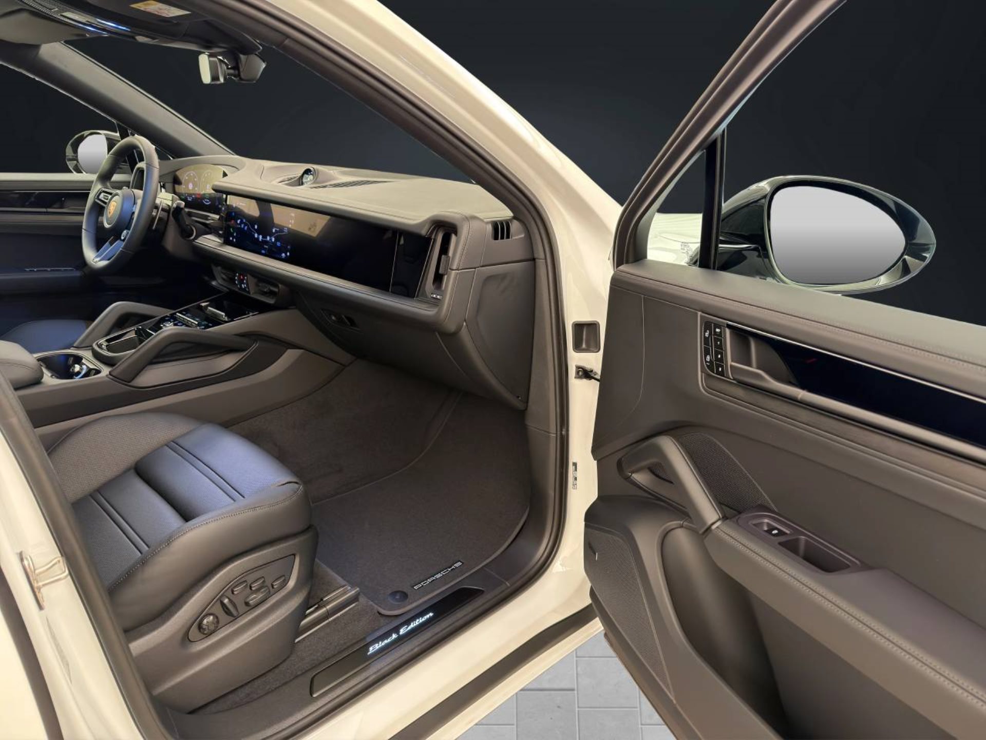PORSCHE Cayenne S E-Hybrid Coupé Black Edition-image-14