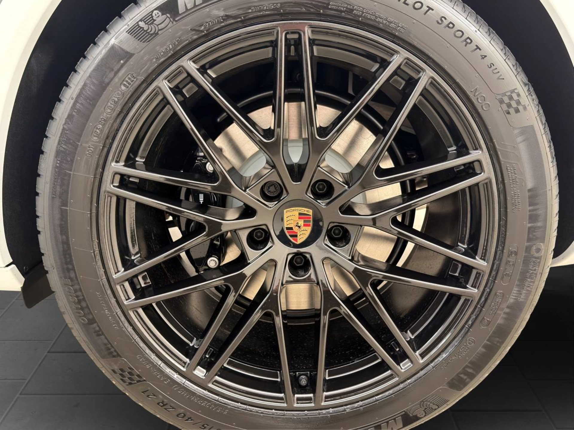 PORSCHE Cayenne S E-Hybrid Coupé Black Edition-image-9