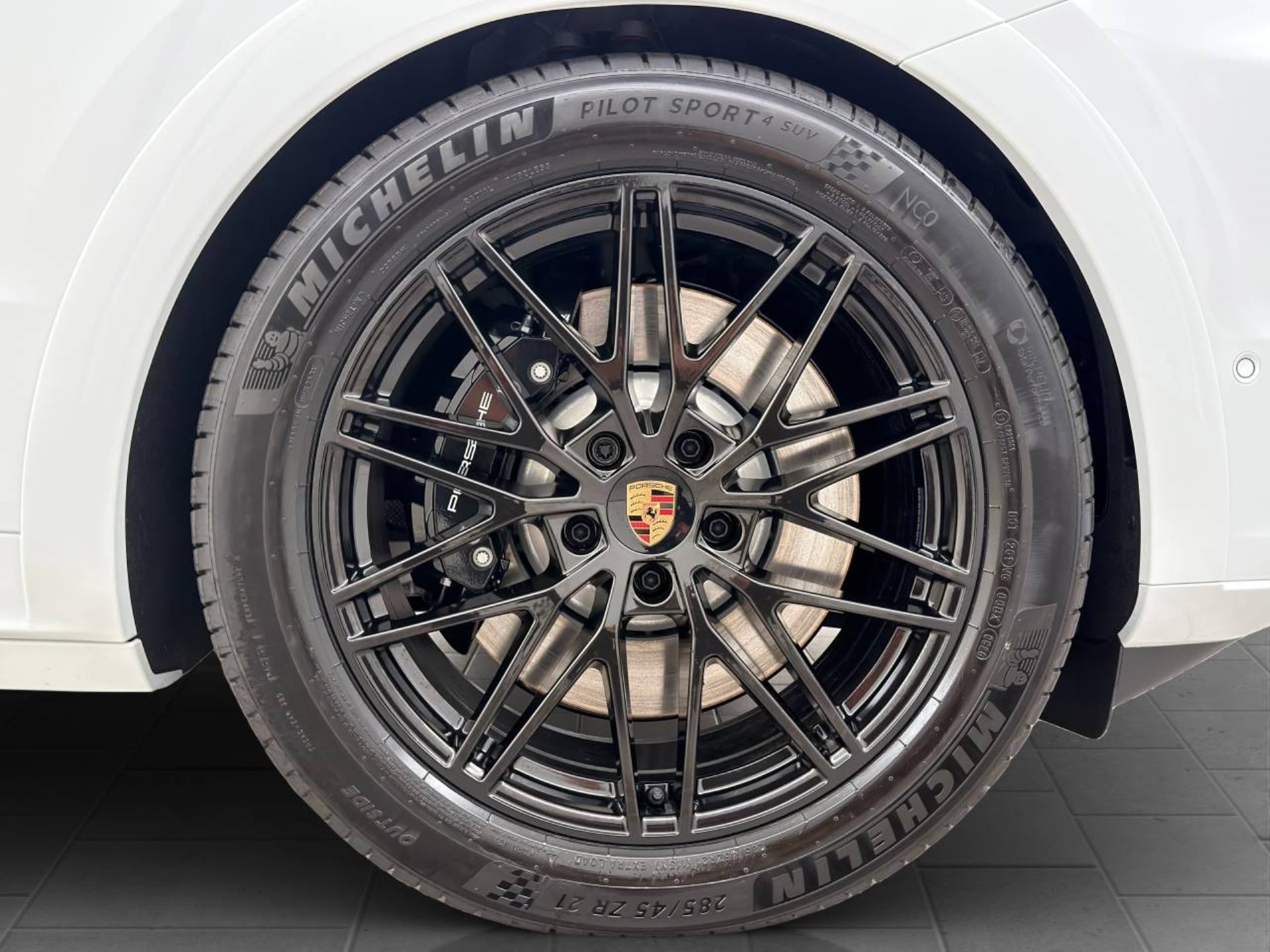PORSCHE Cayenne S E-Hybrid Coupé Black Edition-image-11