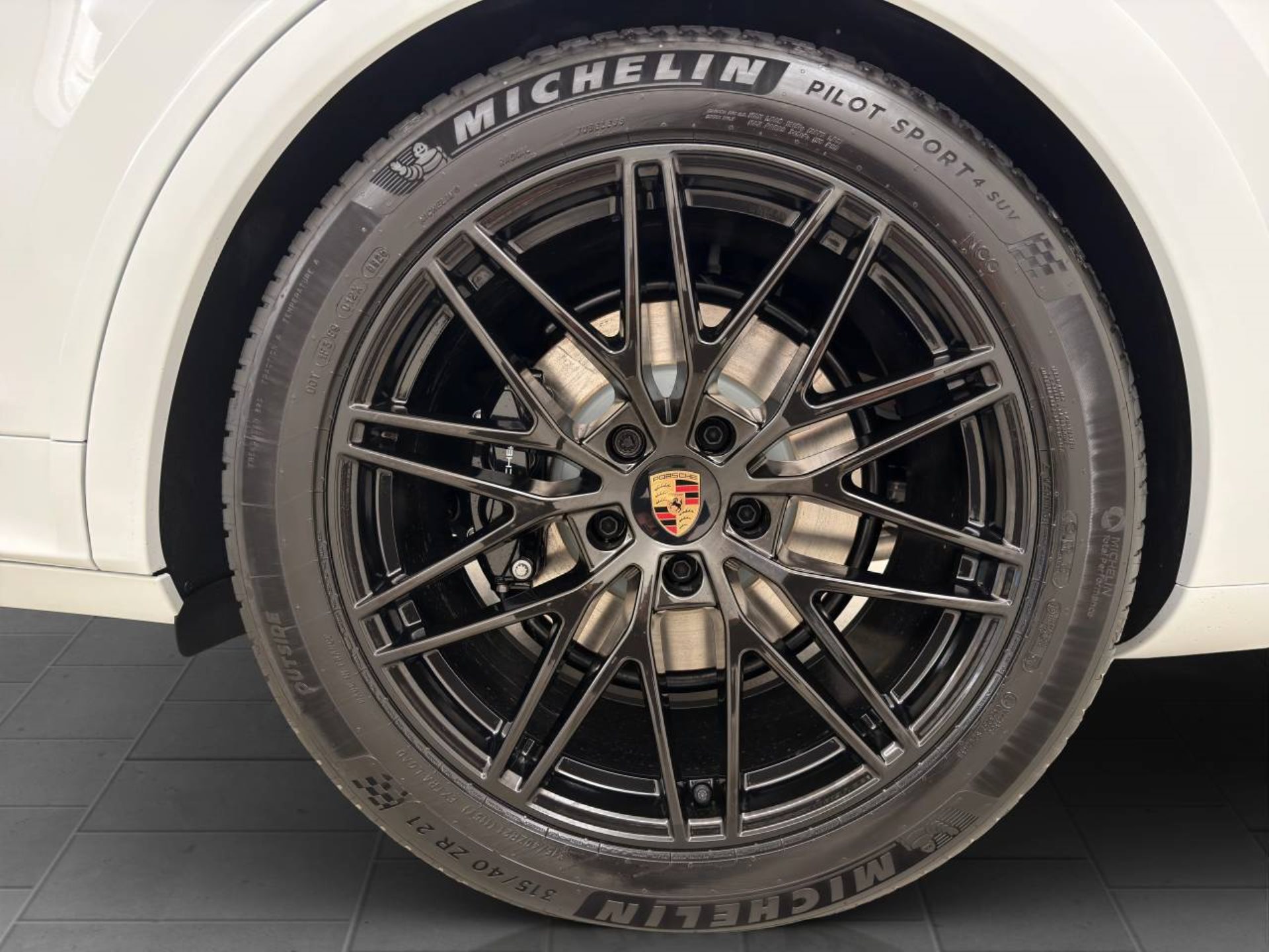 PORSCHE Cayenne S E-Hybrid Coupé Black Edition-image-10