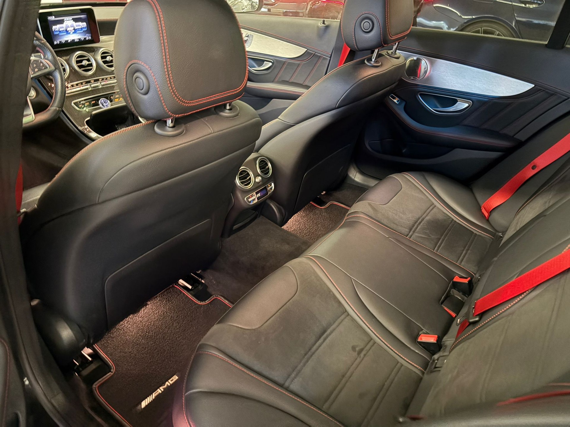 MERCEDES-BENZ C 43 AMG 4Matic 9G-Tronic-image-9