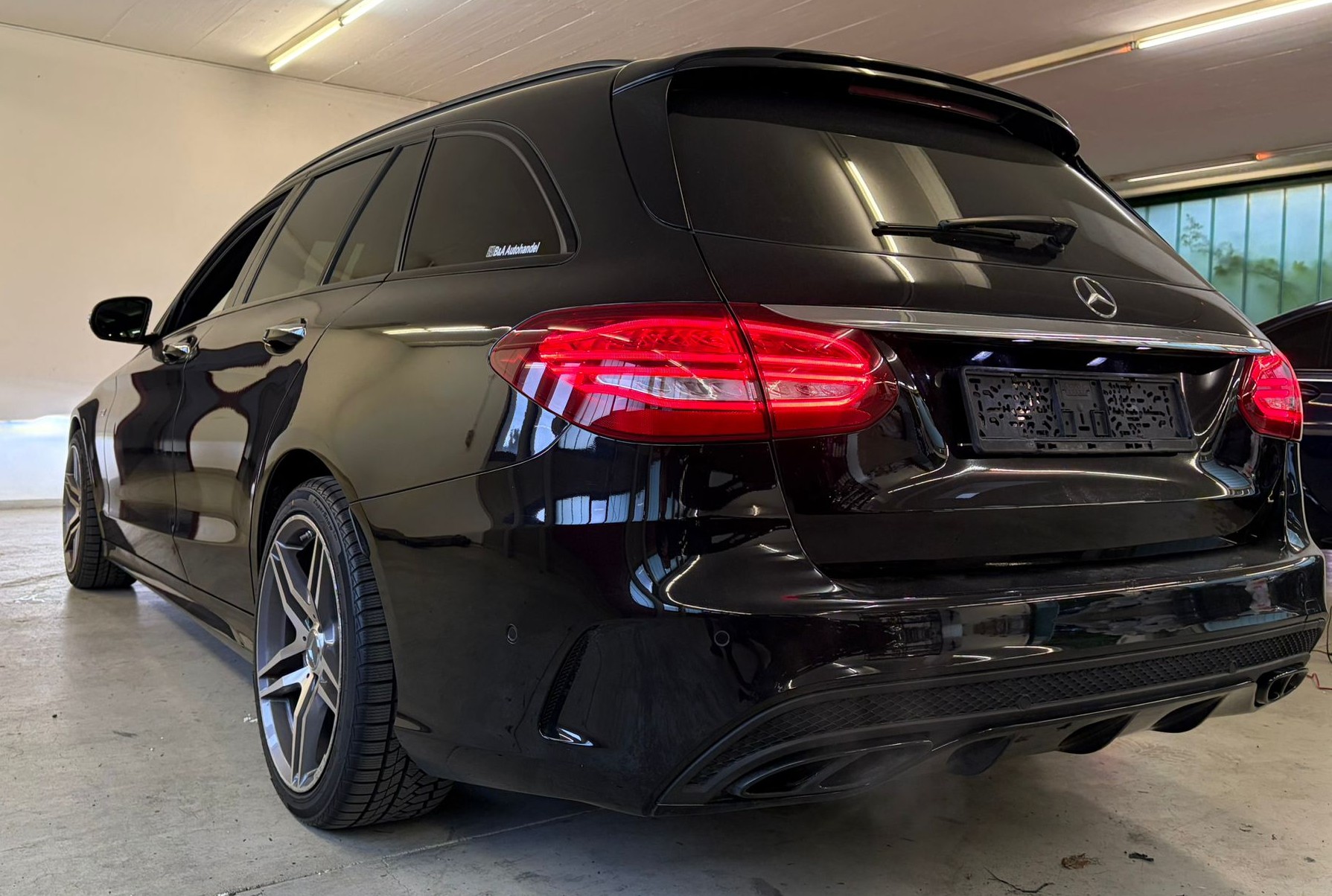 MERCEDES-BENZ C 43 AMG 4Matic 9G-Tronic-image-3