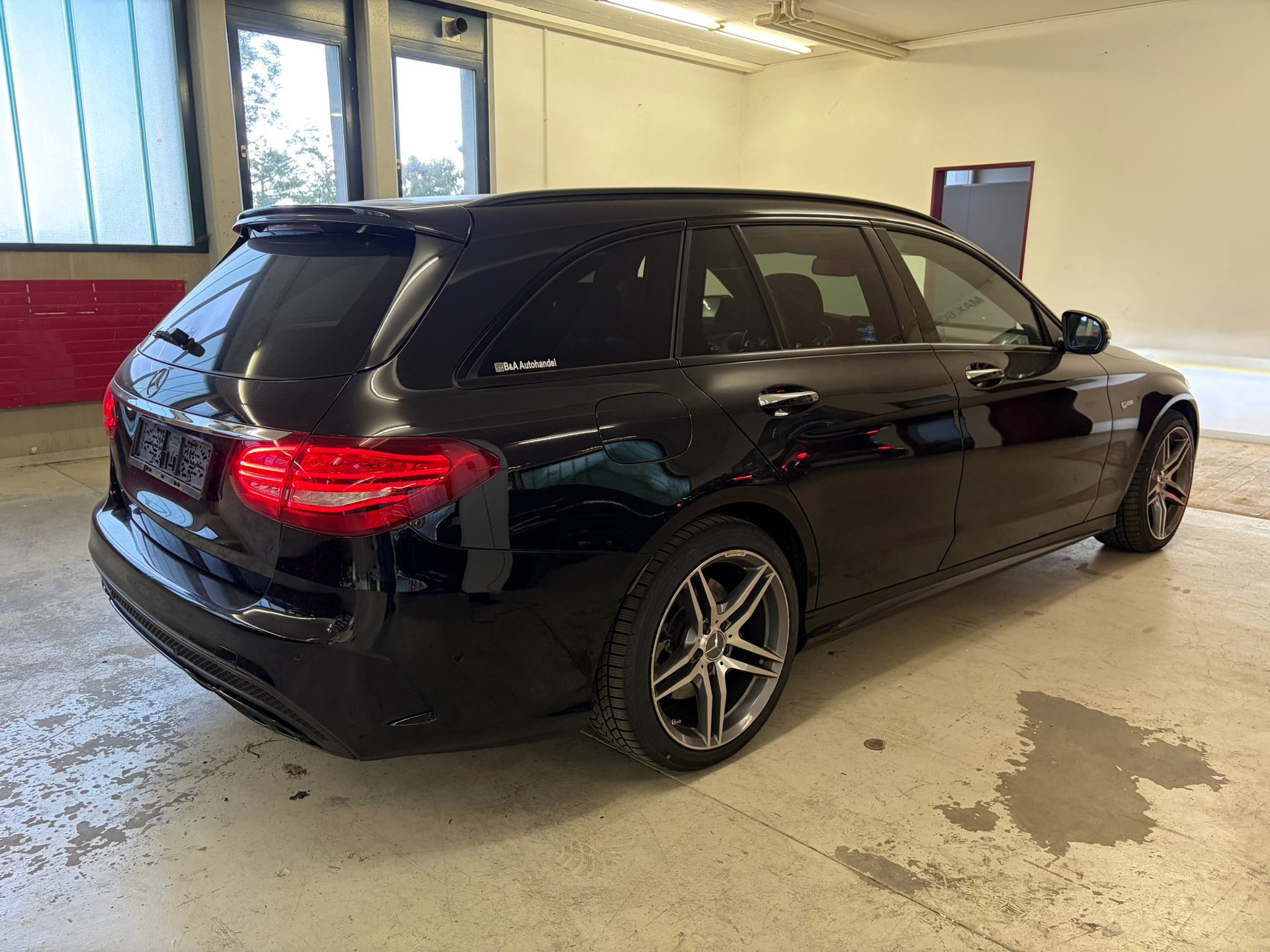 MERCEDES-BENZ C 43 AMG 4Matic 9G-Tronic-image-2