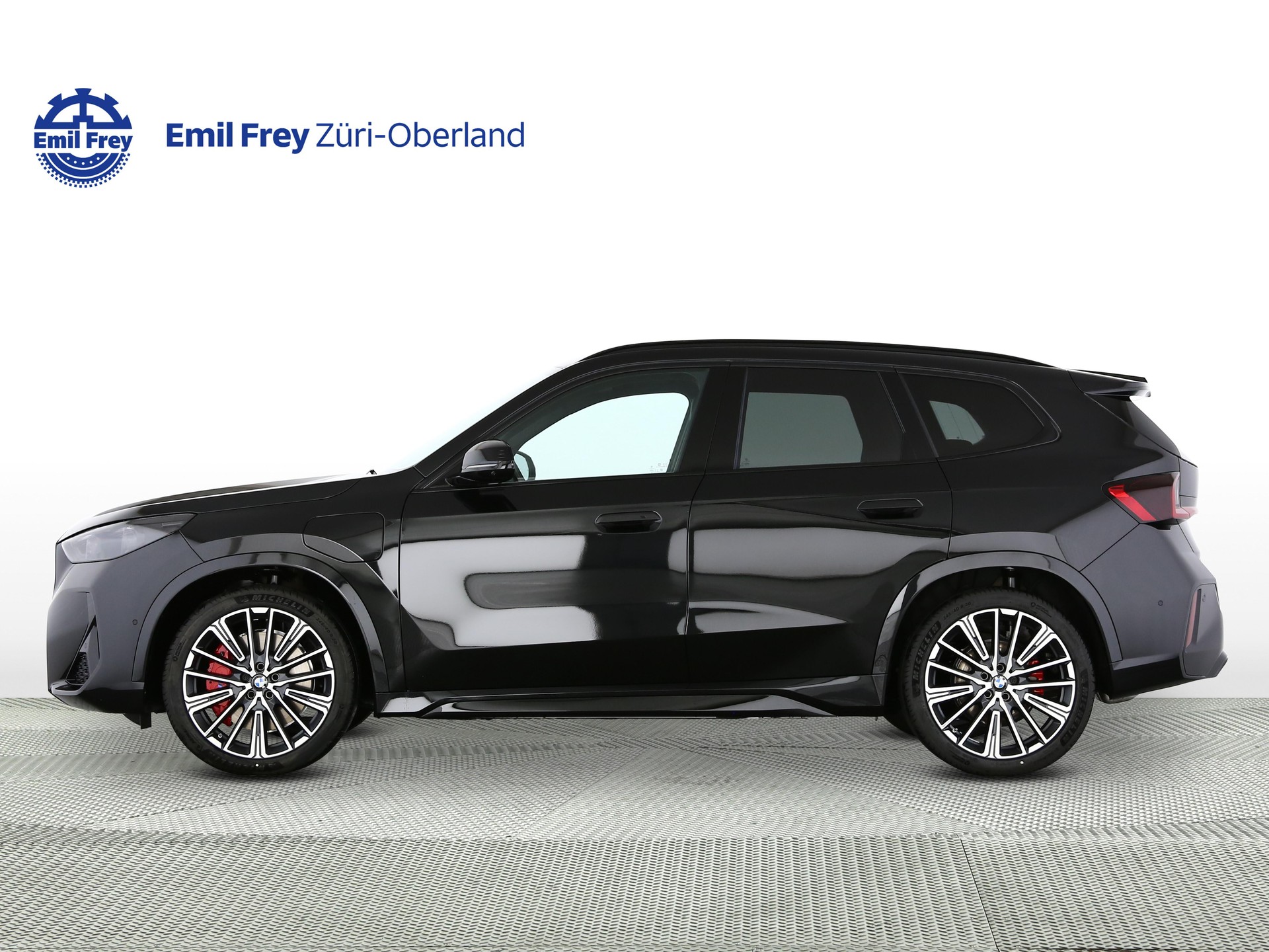 BMW X1 30e xDrive paddles-showroom-element-1