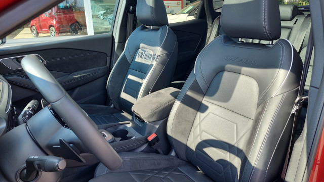 NISSAN Qashqai 1.3 MHEV N-Design 4x4-image-9