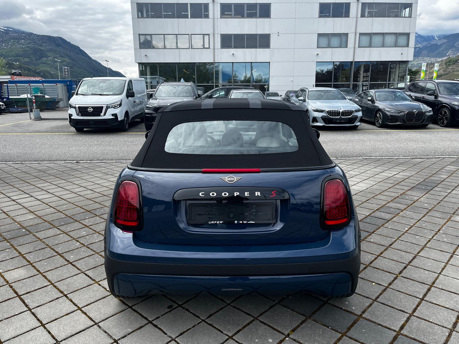 MINI Cooper S Cabriolet DKG-showroom-element-3