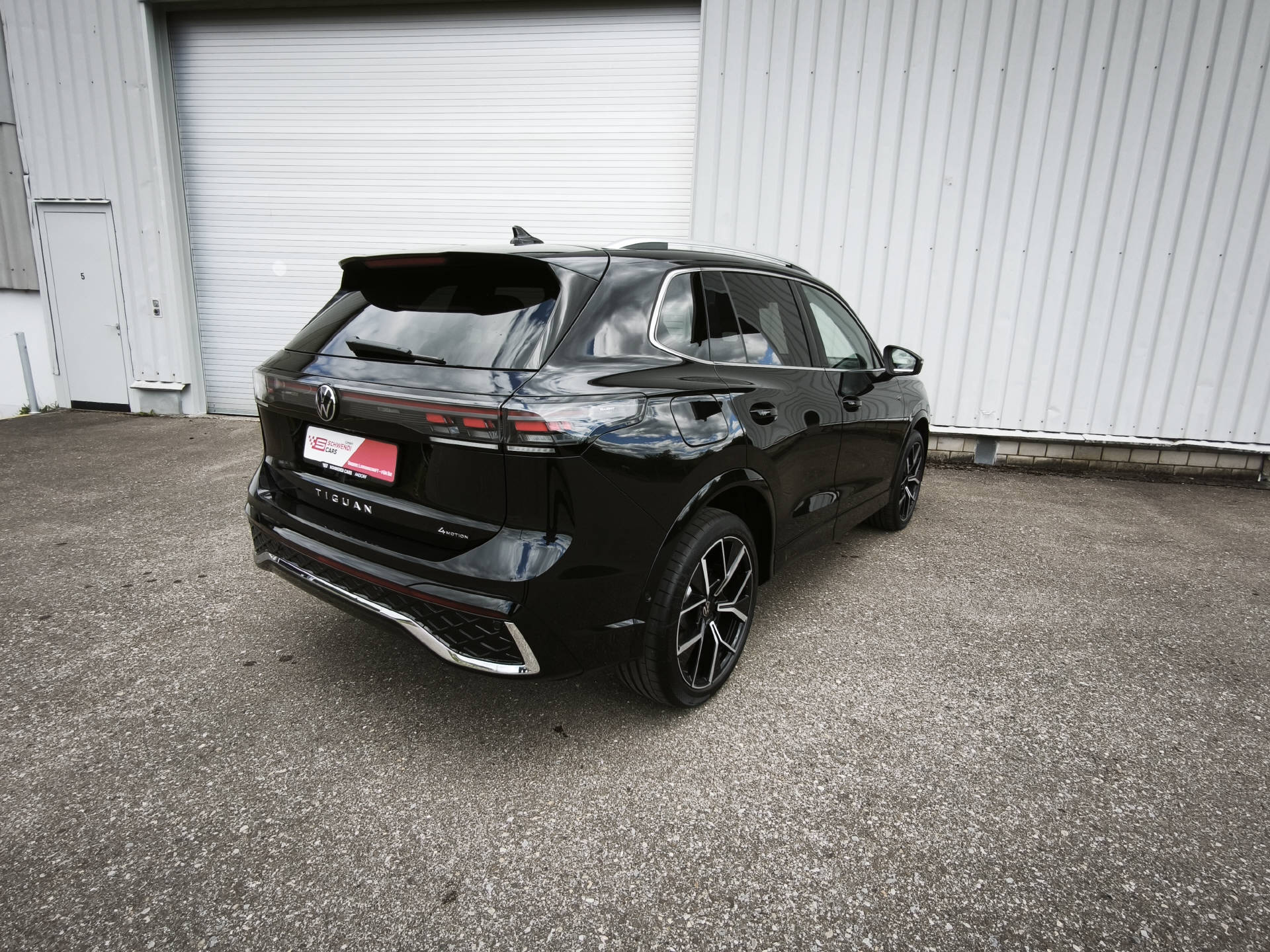 VW Tiguan 2.0 TSI R-Line DSG 4motion-image-6
