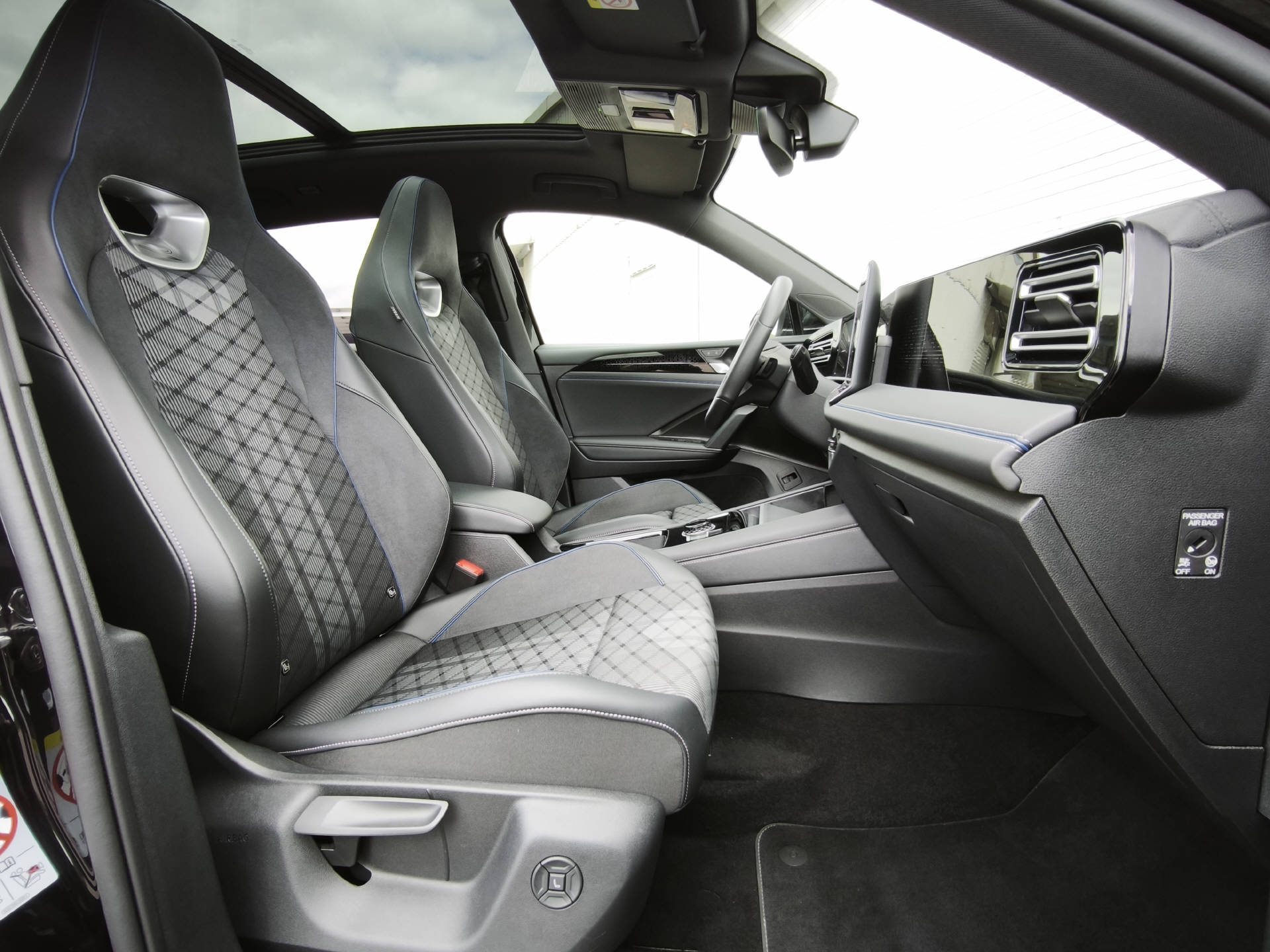 VW Tiguan 2.0 TSI R-Line DSG 4motion-image-8