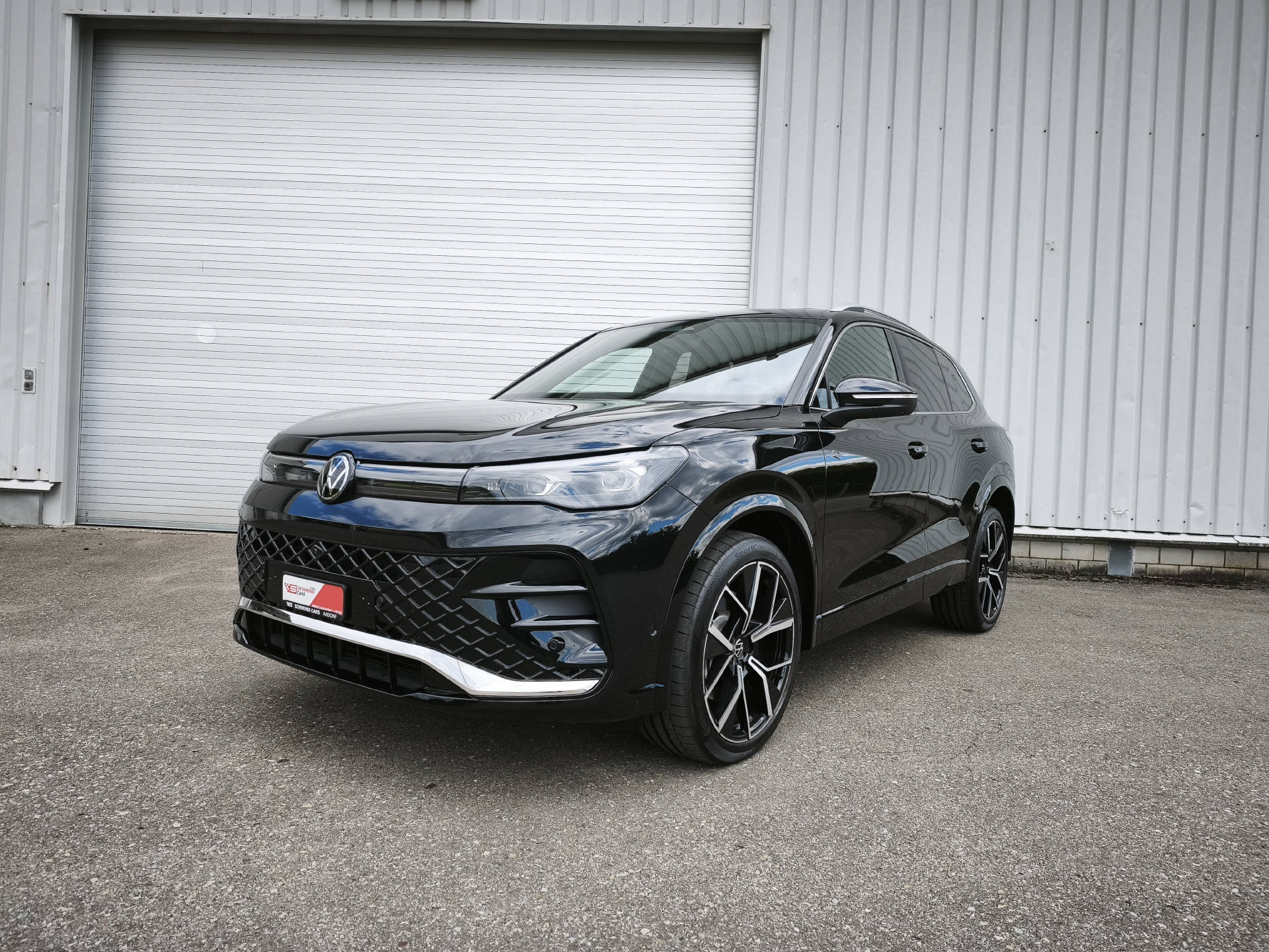 VW Tiguan 2.0 TSI R-Line DSG 4motion-image-1