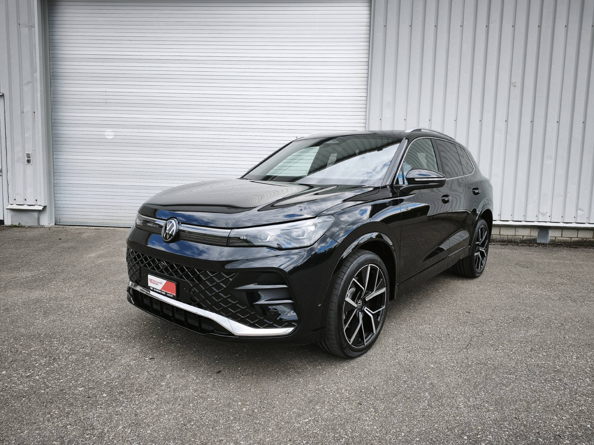 VW Tiguan 2.0 TSI R-Line DSG 4motion-image-5