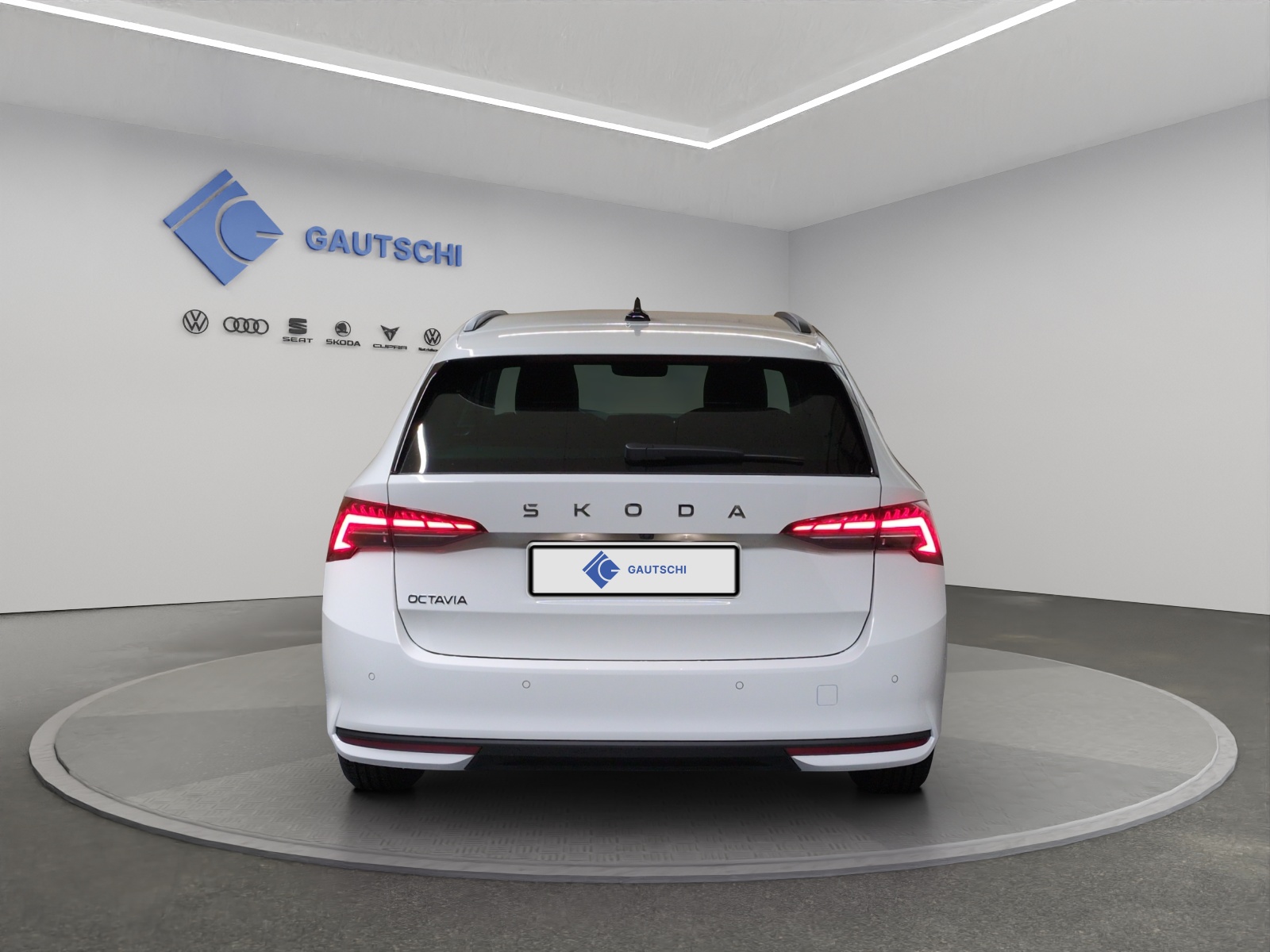 SKODA Octavia Combi 2.0 TDI DSG Selection-image-3