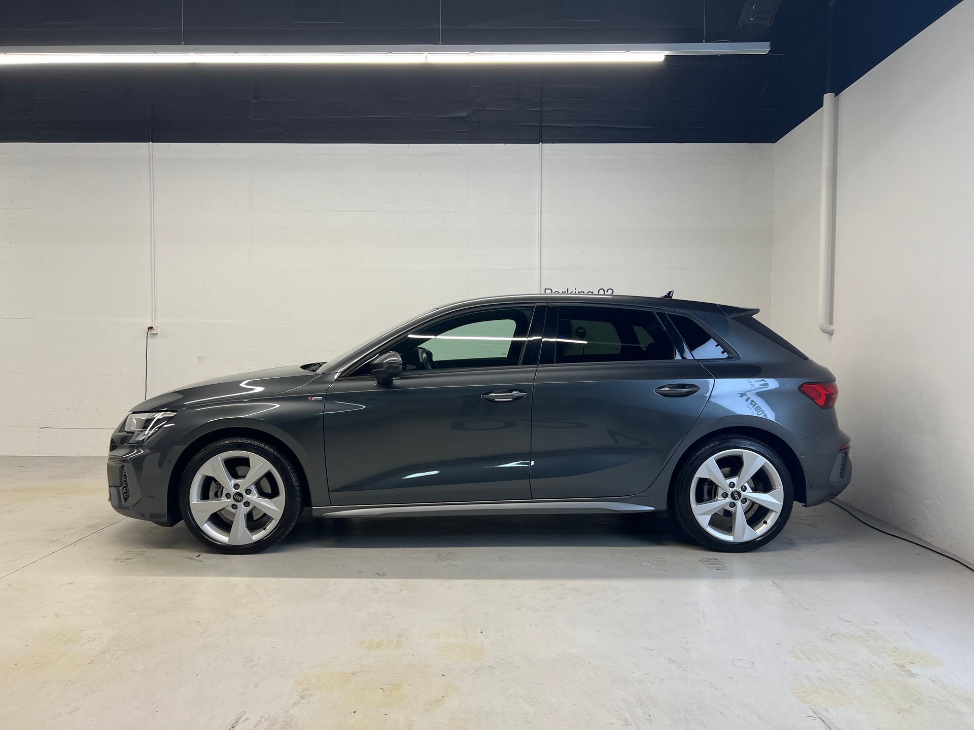 AUDI A3 Sportback 2.0 40 TFSI S Line quattro S-Tronic-image-7