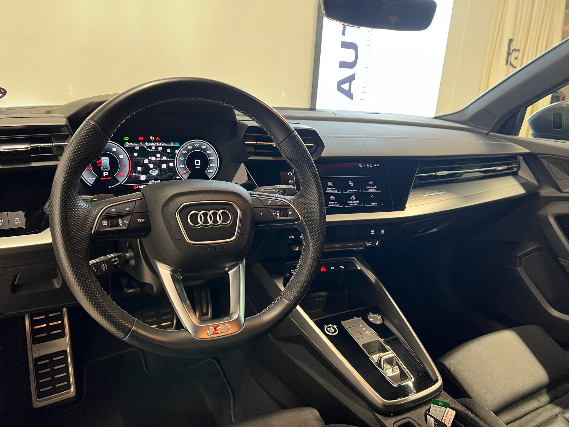 AUDI A3 Sportback 2.0 40 TFSI S Line quattro S-Tronic-image-2