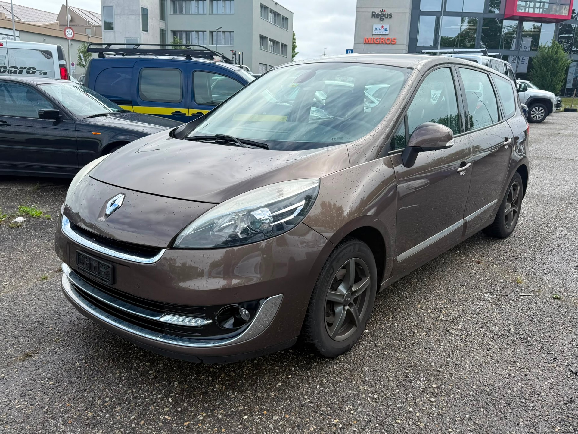 RENAULT Grand Scénic 2.0 16V Dynamique X-Tronic CVT-image-2