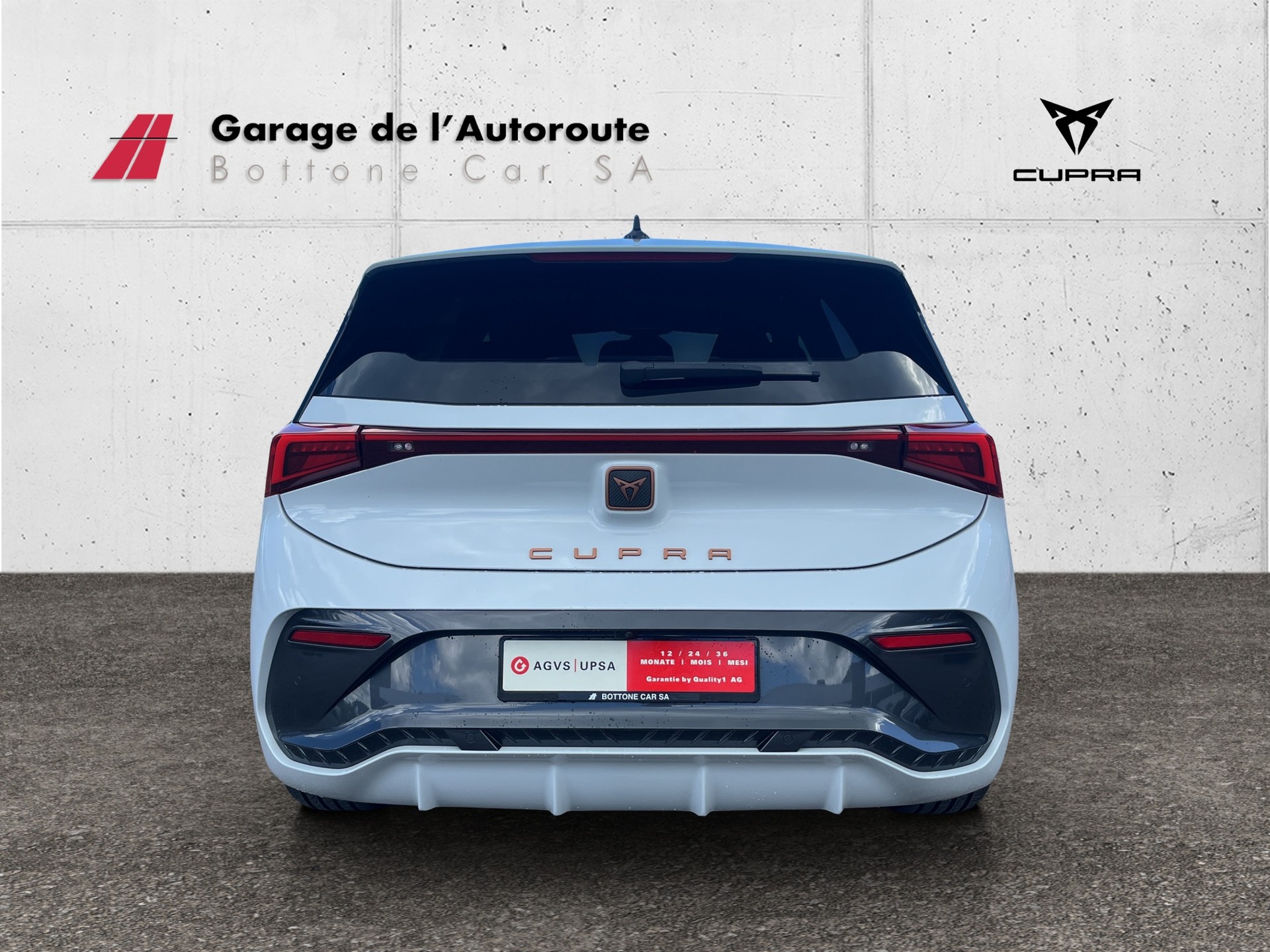CUPRA Born Electric-showroom-element-3