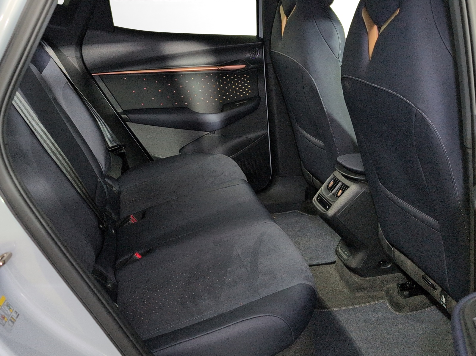 CUPRA Tavascan Type 9 77 kWh VZ Adrenaline-image-8